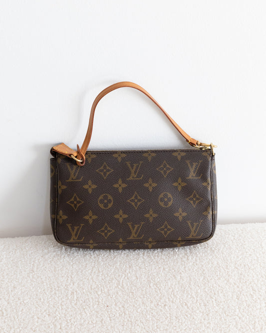 LOUIS VUITTON Pochette Accessoires