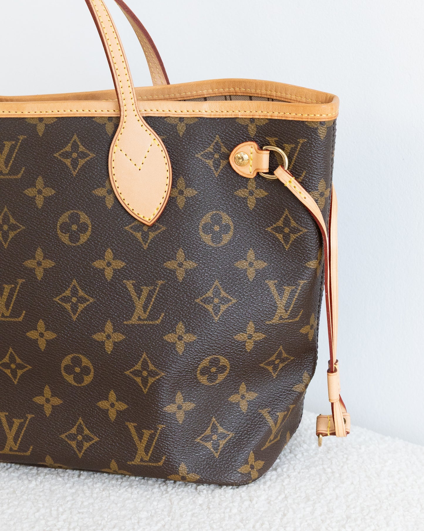 LOUIS VUITTON Neverfull PM
