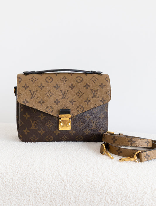 LOUIS VUITTON Pochette Metis