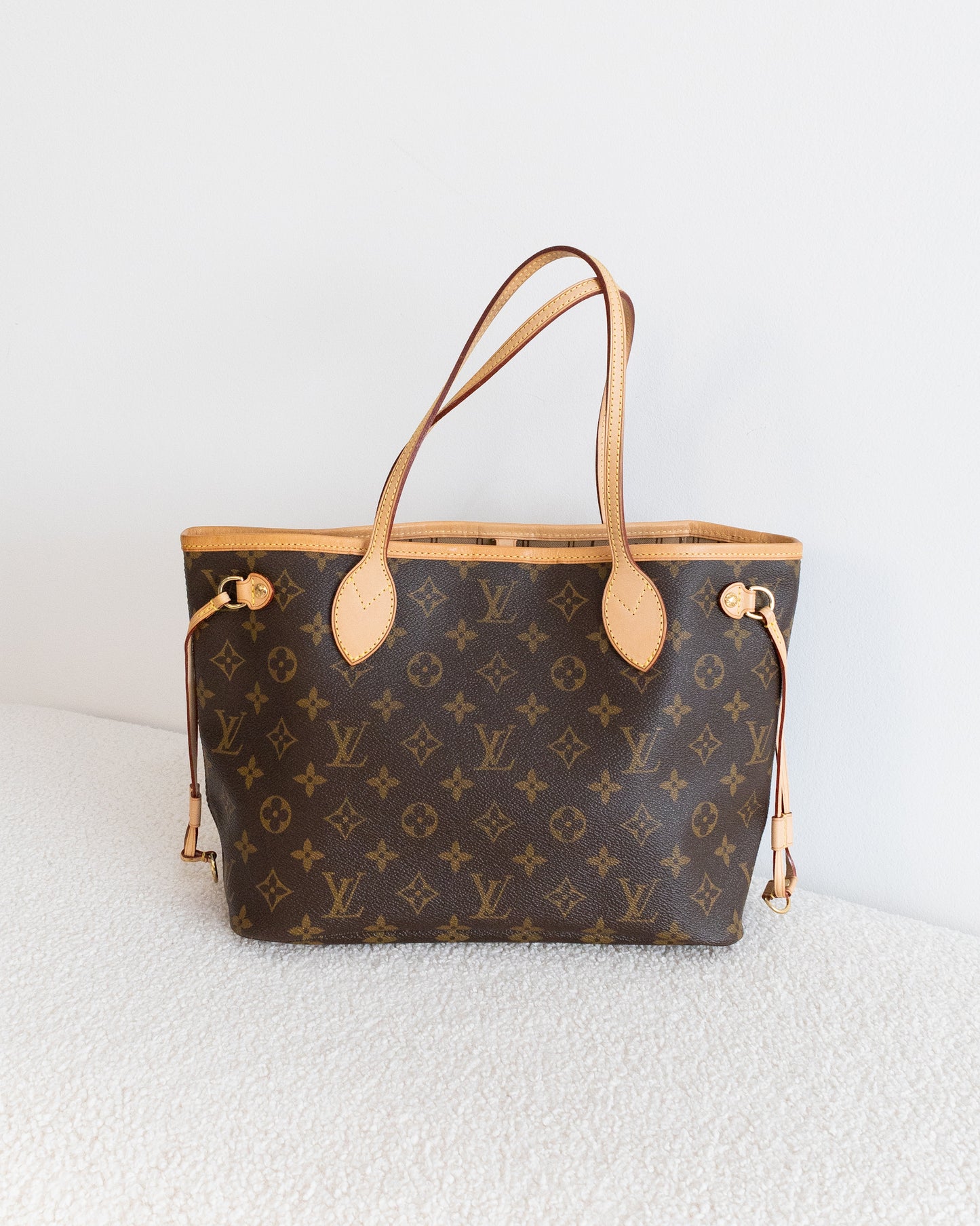 LOUIS VUITTON Neverfull PM