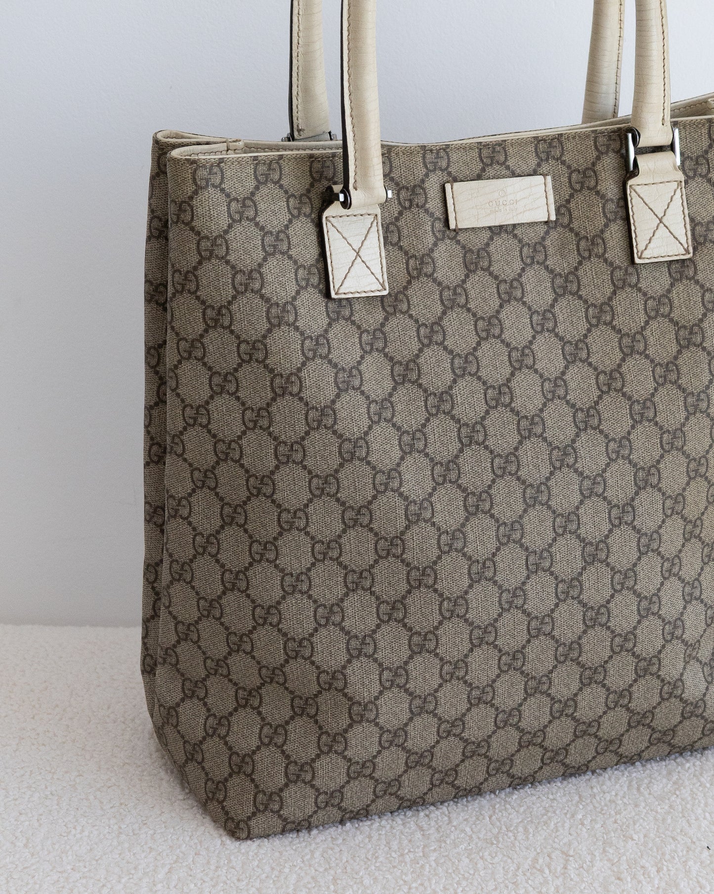 GUCCI GG Supreme Tote