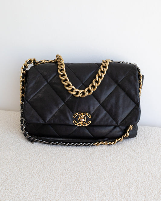 CHANEL 19 Maxi