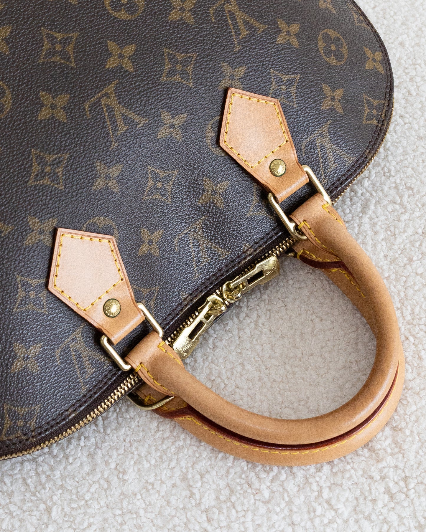 LOUIS VUITTON Alma PM