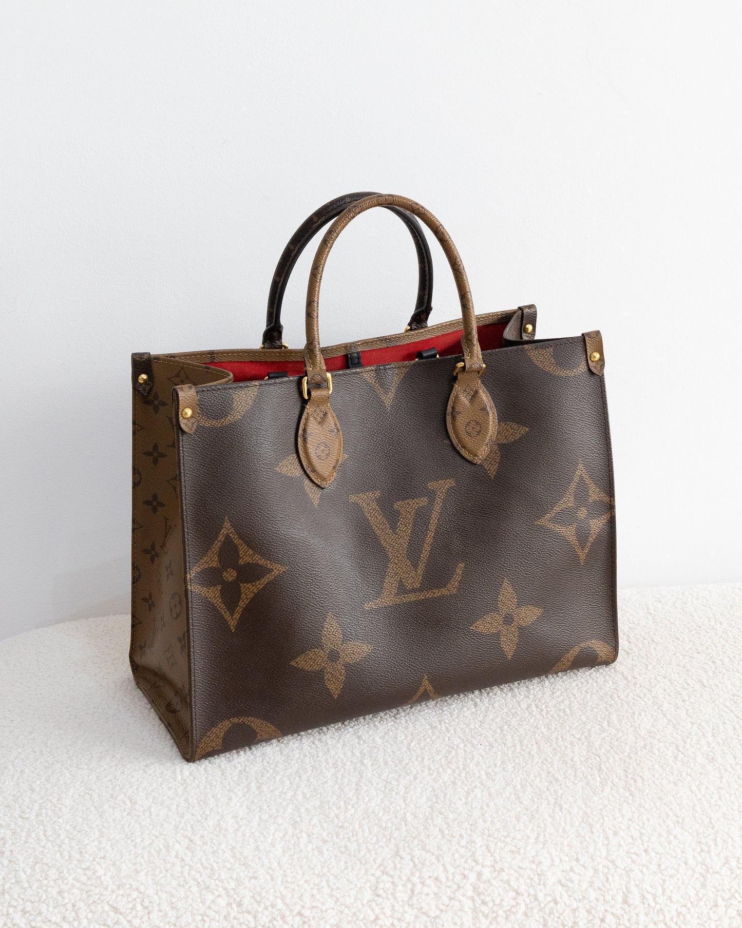 LOUIS VUITTON OnTheGo MM