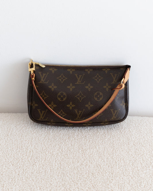 LOUIS VUITTON Pochette Accessoires