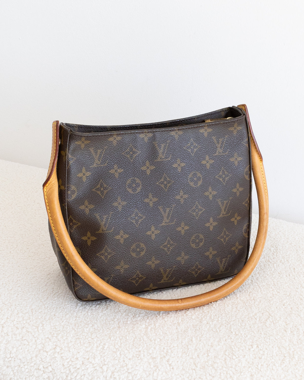 LOUIS VUITTON Looping MM