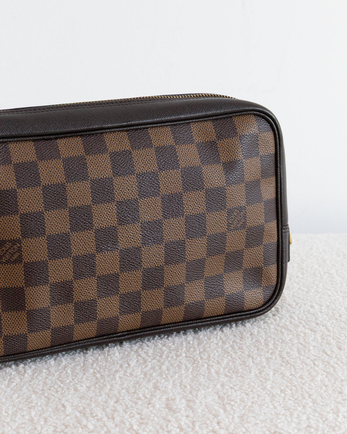 LOUIS VUITTON Trousse Toilette 25