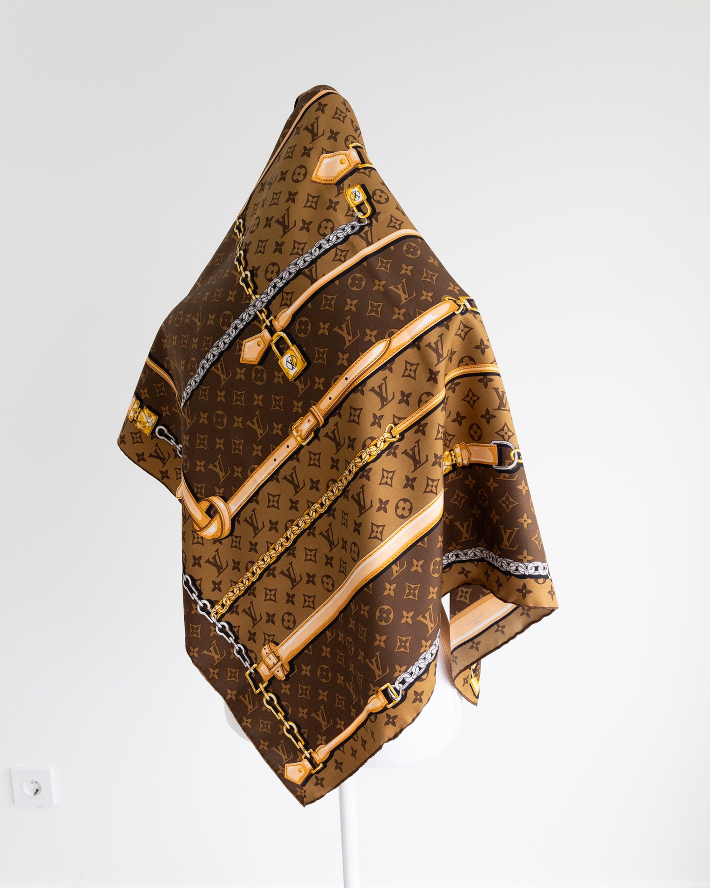 LOUIS VUITTON Scarf