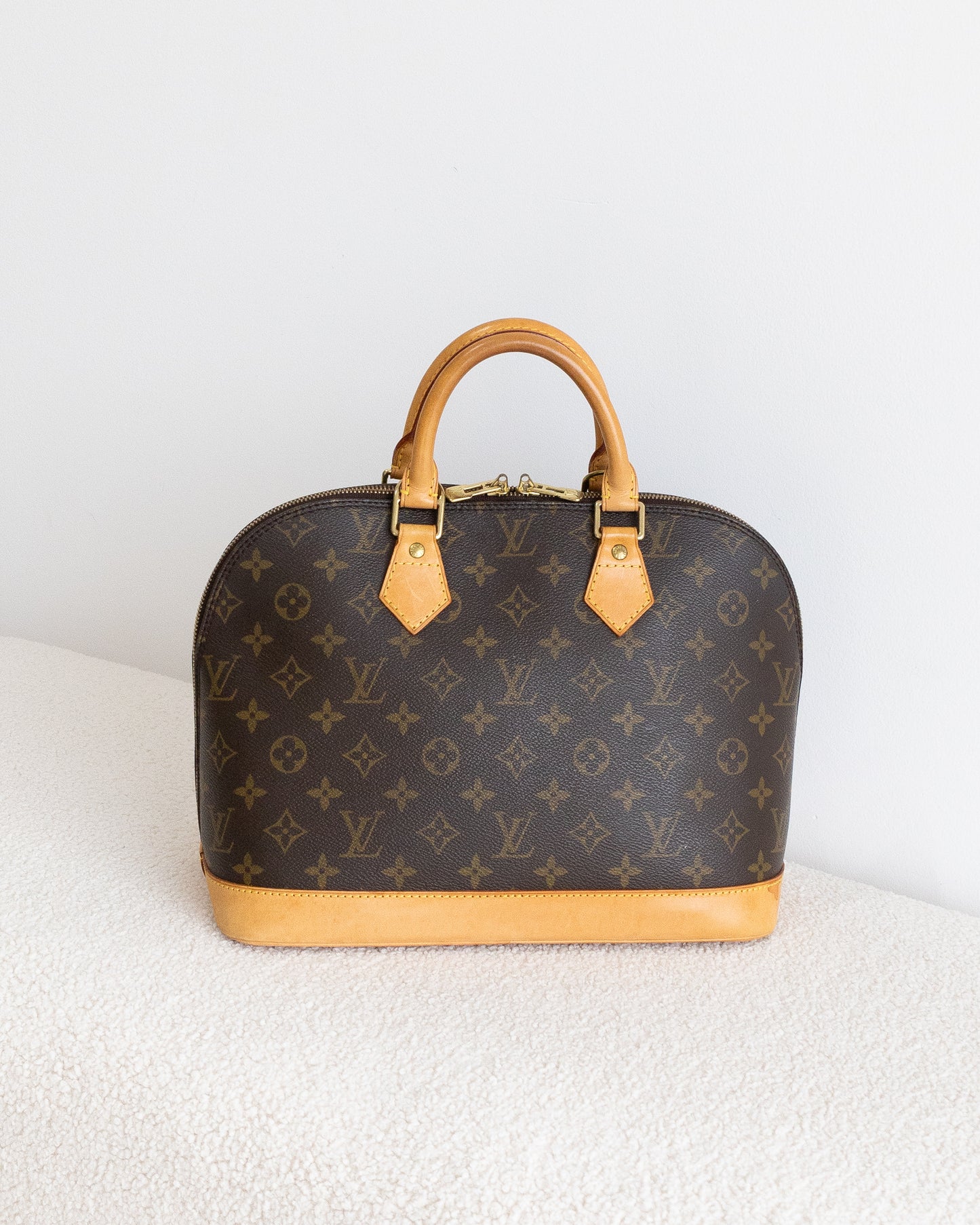 LOUIS VUITTON Alma PM