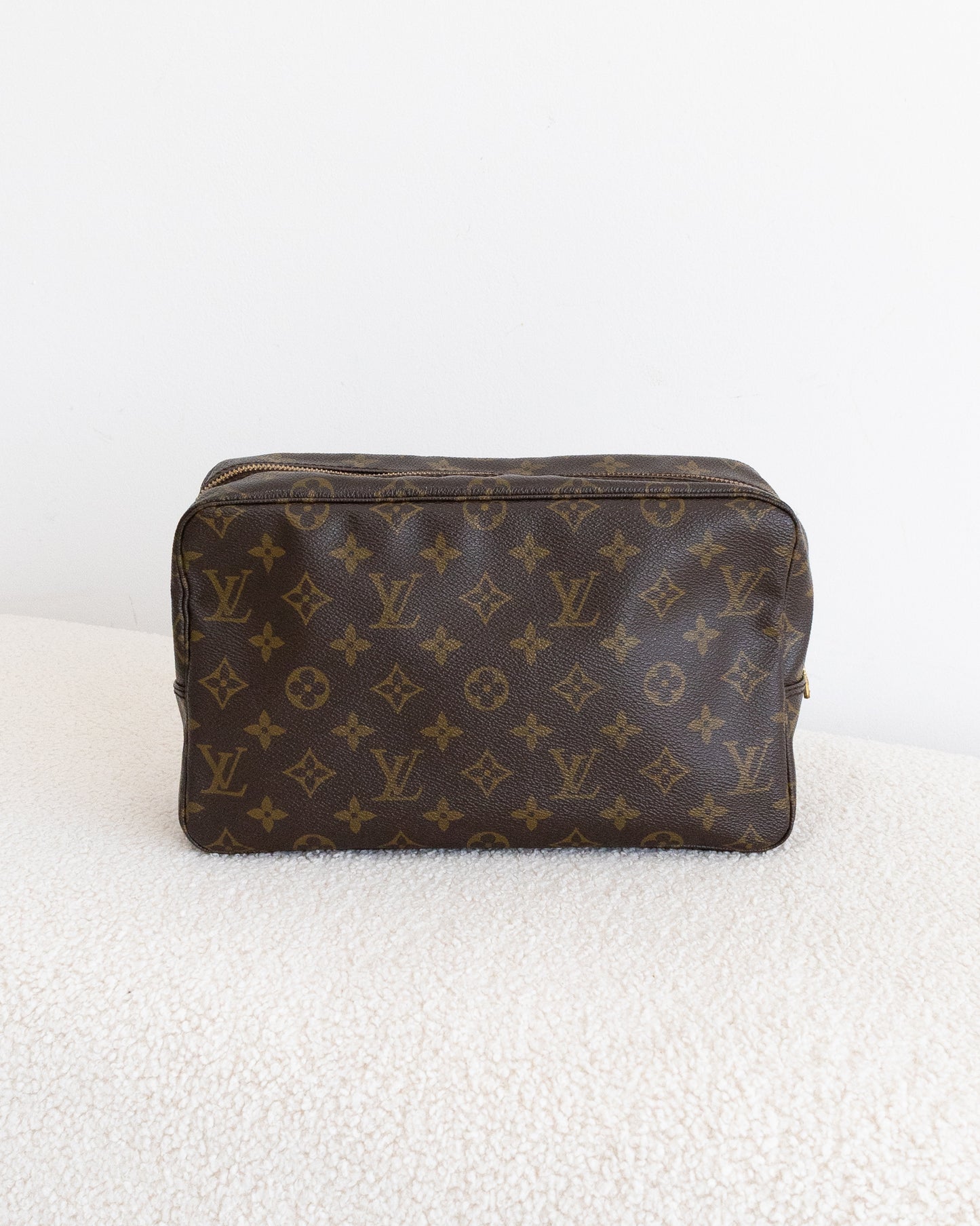 LOUIS VUITTON Trousse 28