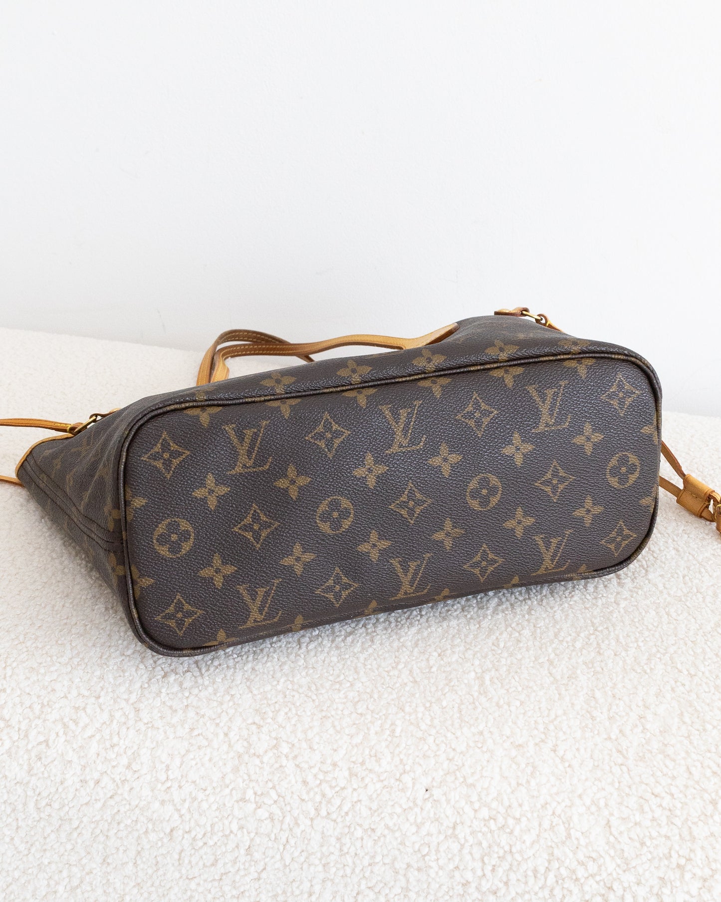 LOUIS VUITTON Neverfull PM