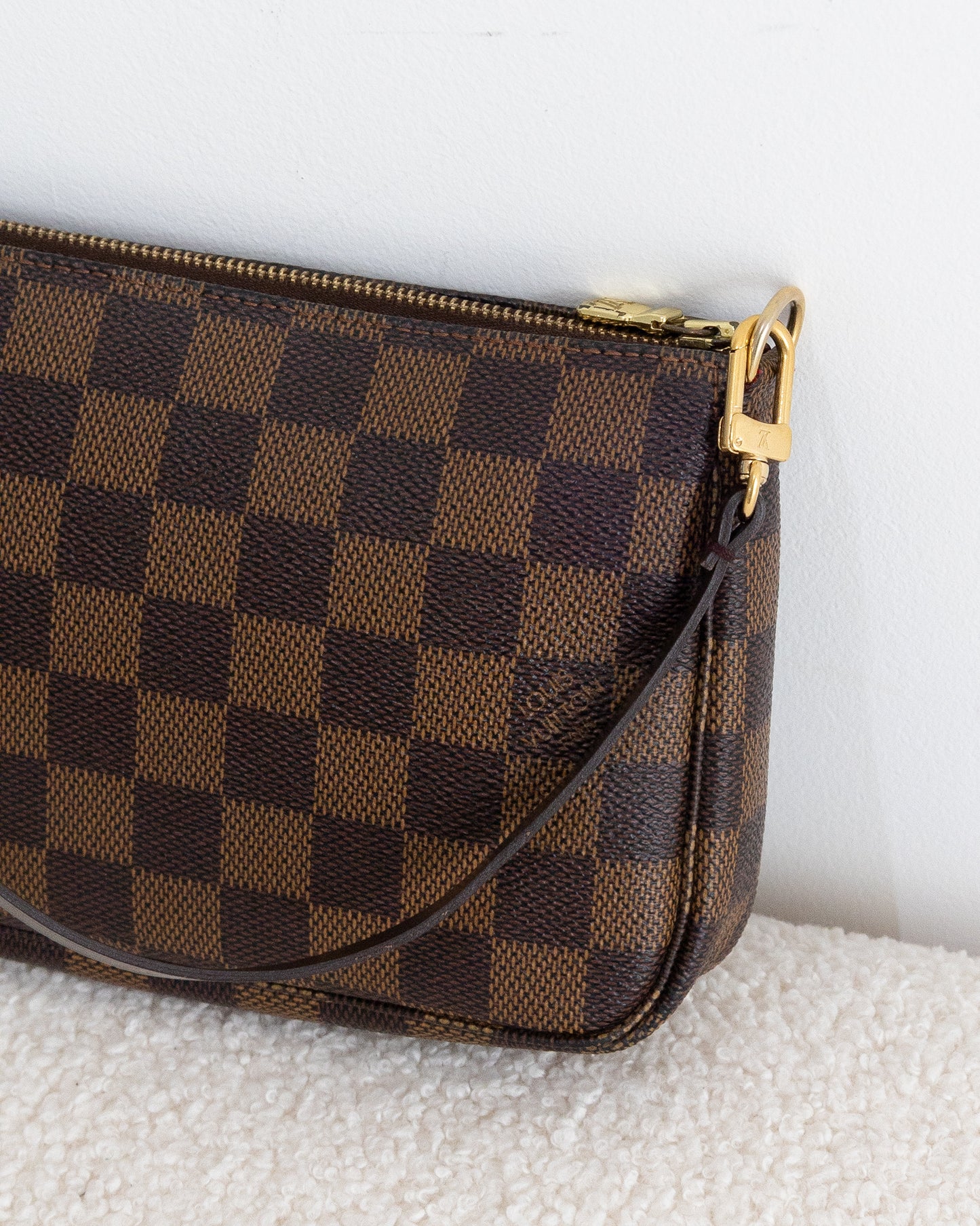 LOUIS VUITTON Pochette Accessoires