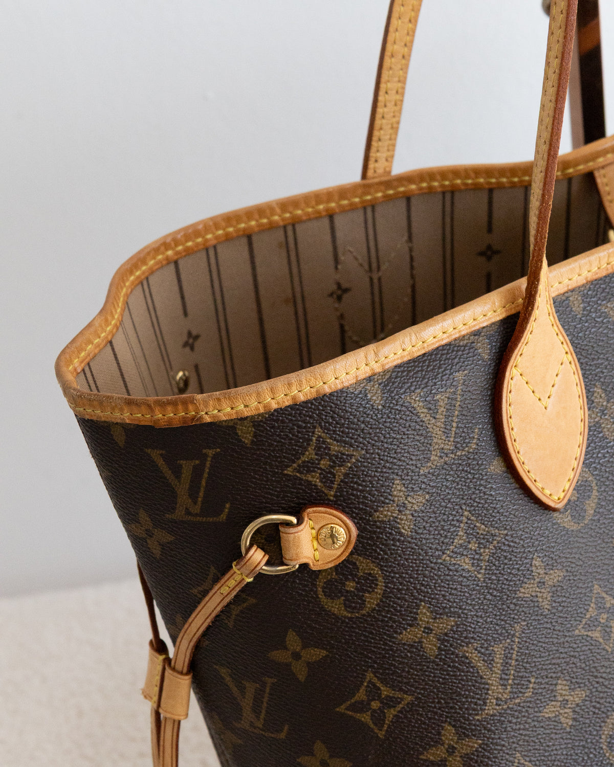 LOUIS VUITTON Neverfull MM