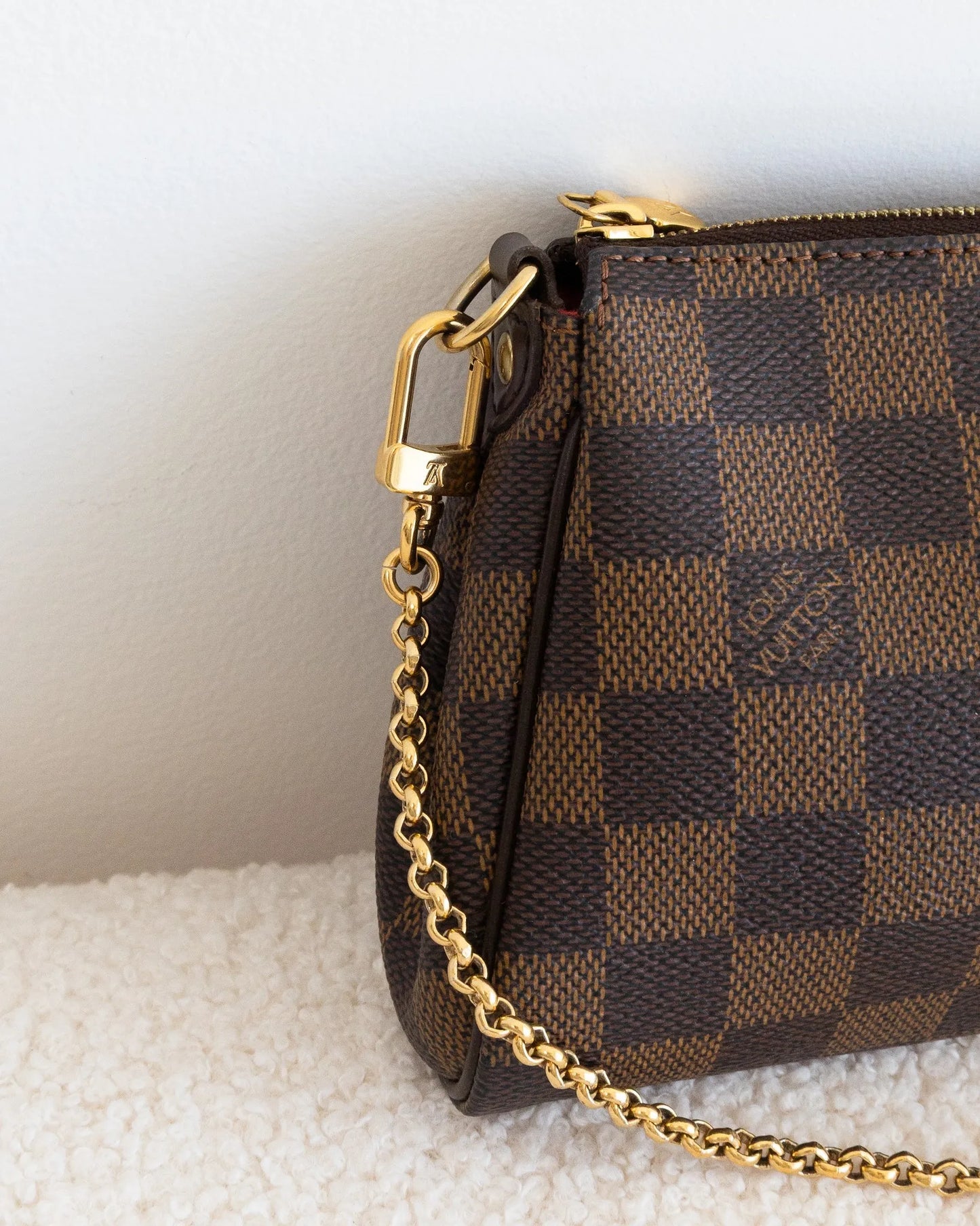 LOUIS VUITTON Eva Pochette