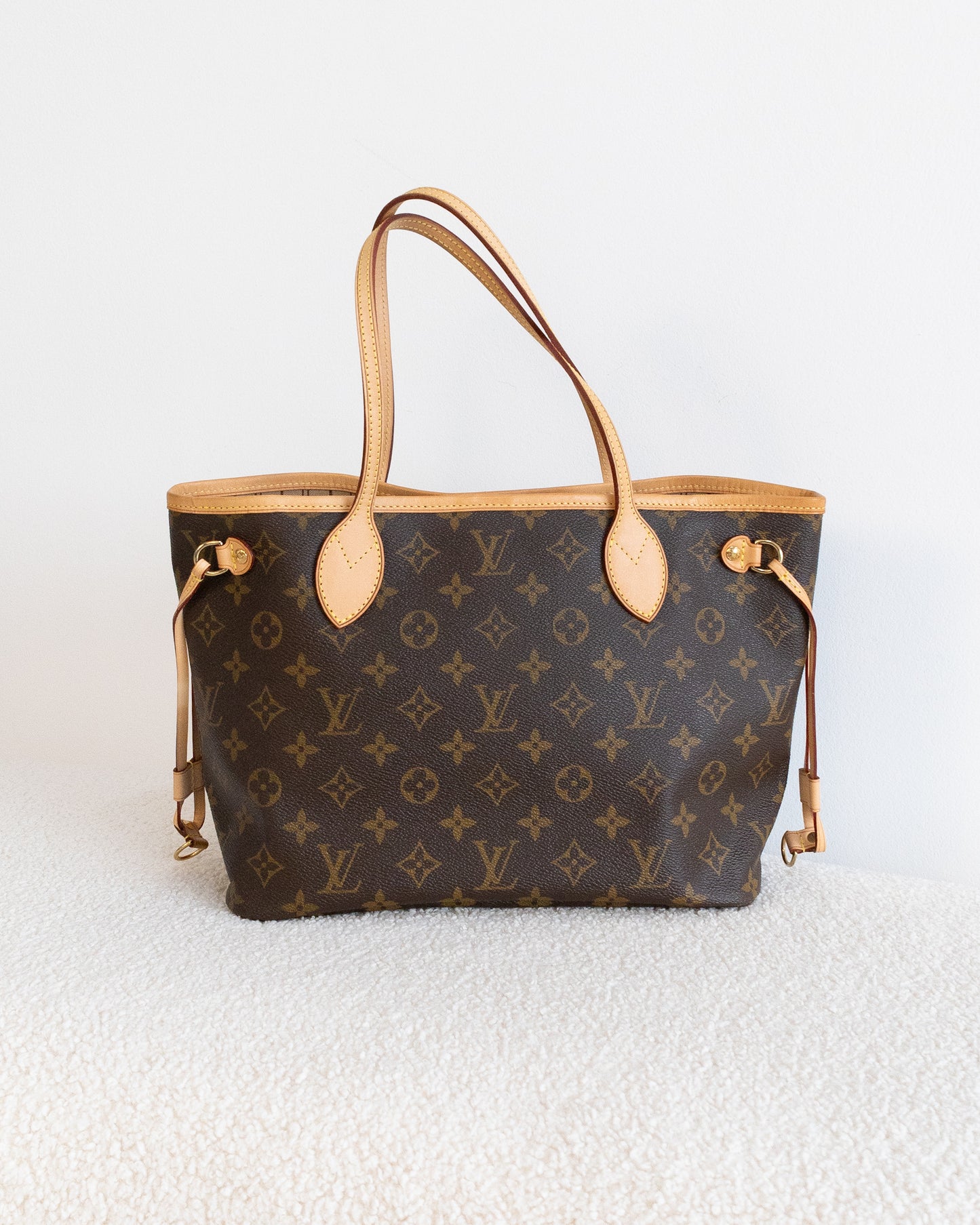 LOUIS VUITTON Neverfull PM