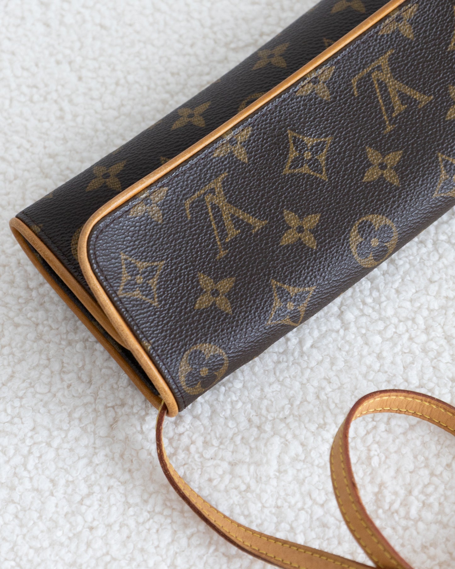 LOUIS VUITTON Twin Pochette