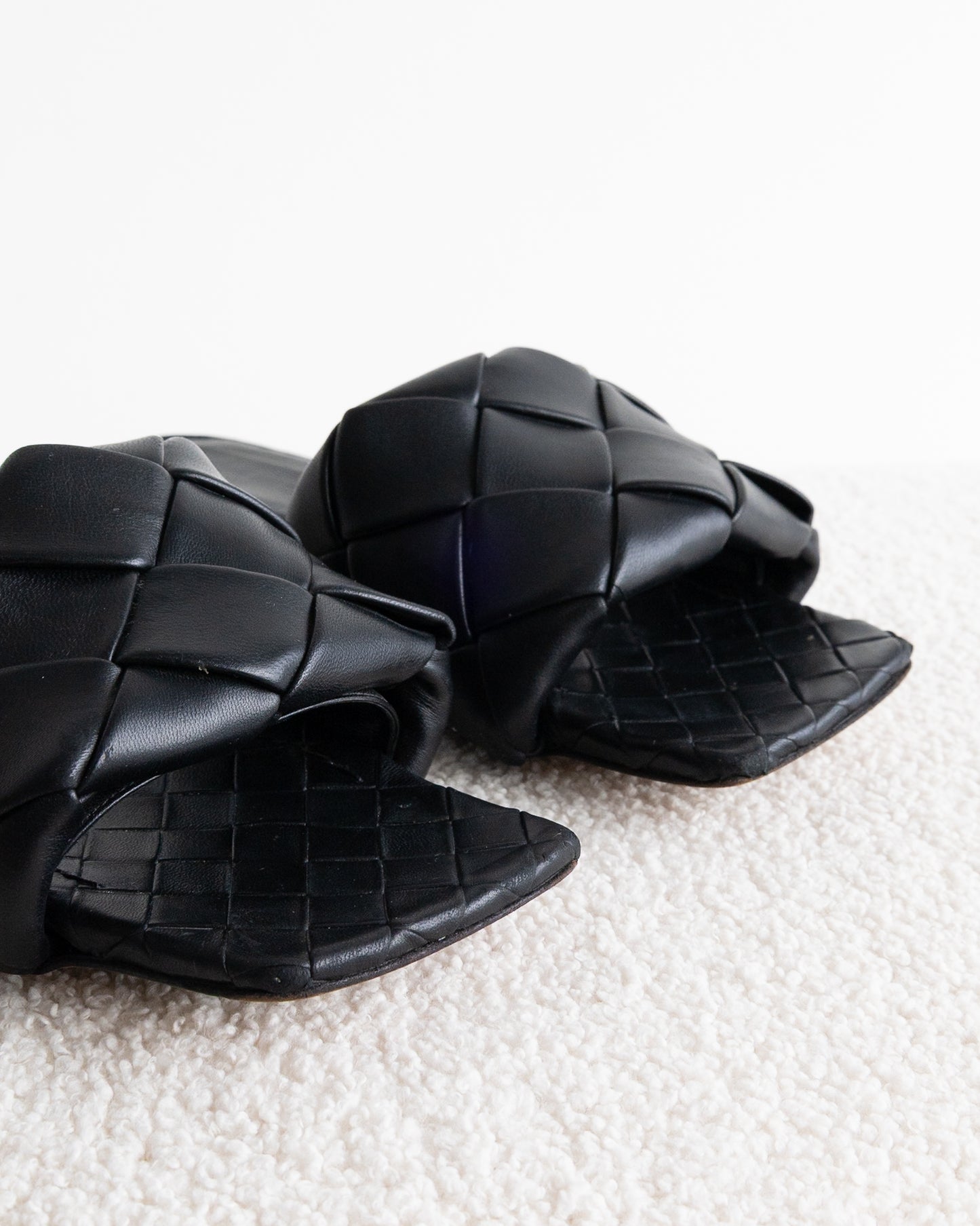 BOTTEGA VENETA Lido Flats 38