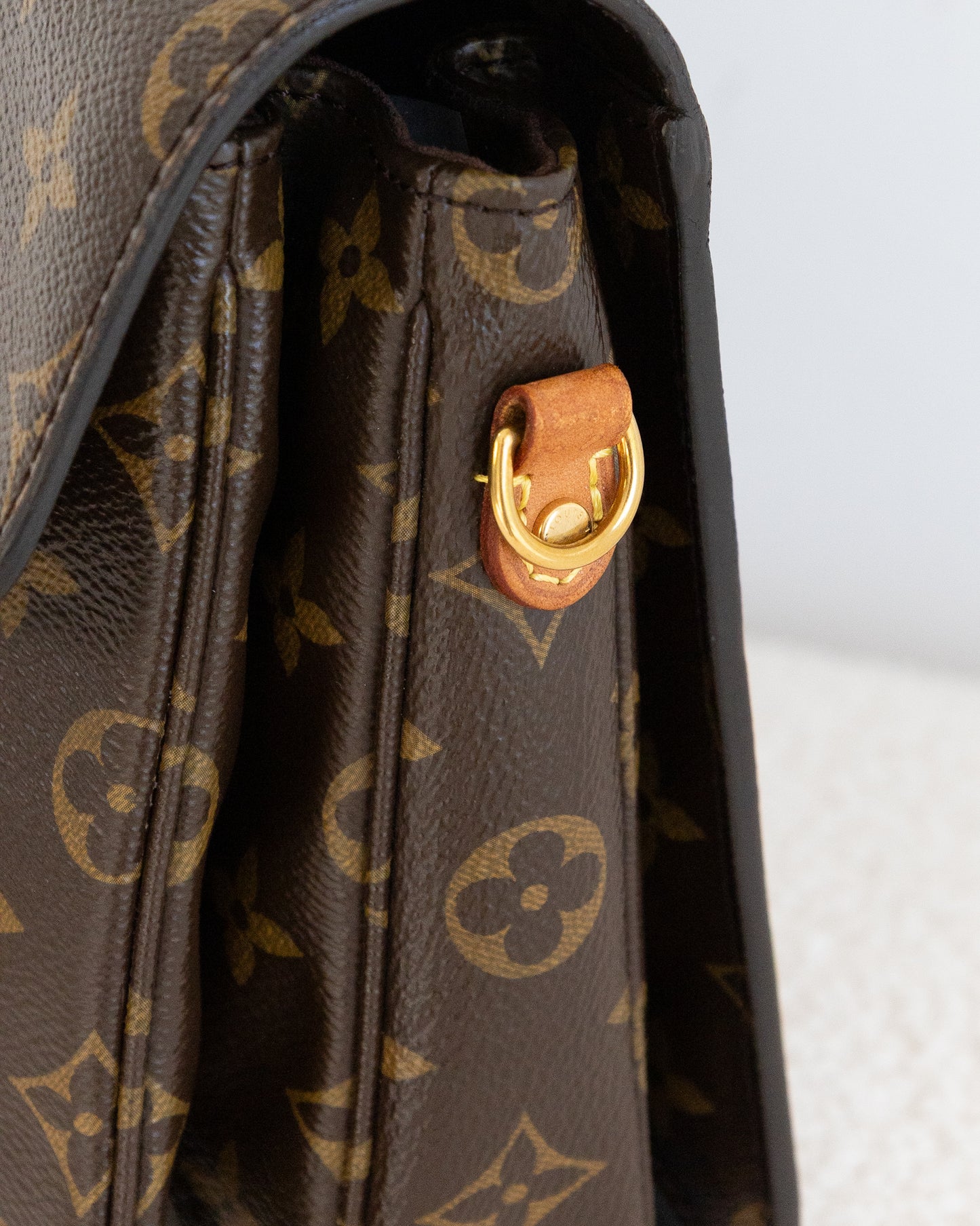 LOUIS VUITTON Pochette Metis