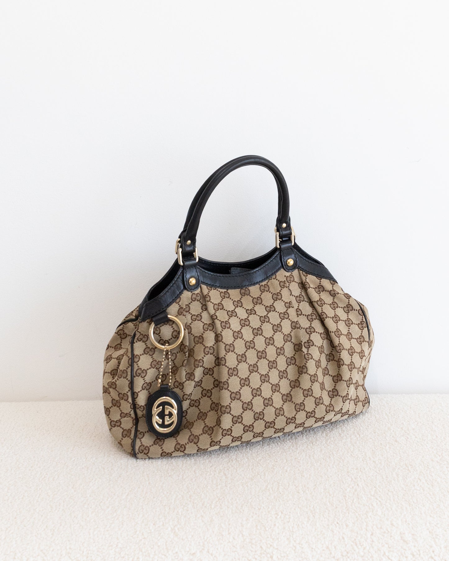 GUCCI Medium GG Canvas Sukey