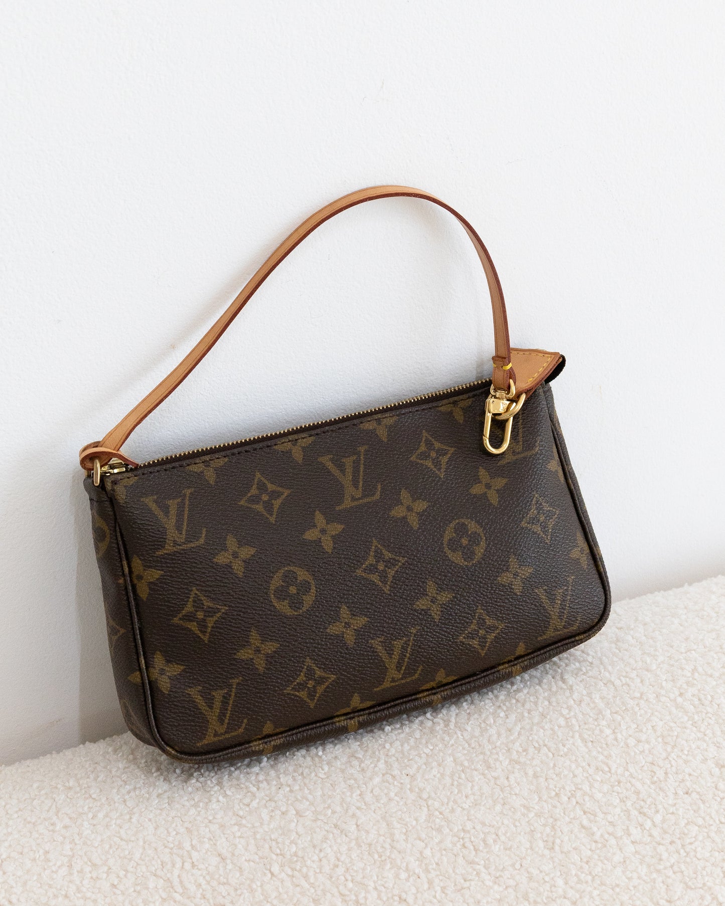 LOUIS VUITTON Pochette Accessoires