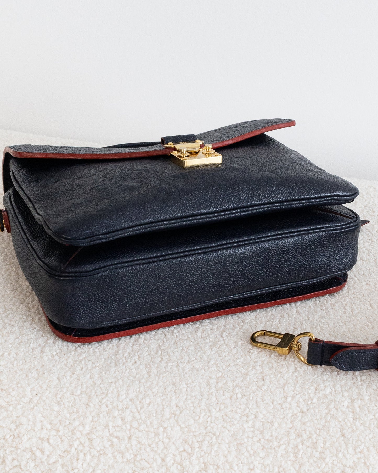 LOUIS VUITTON Pochette Metis