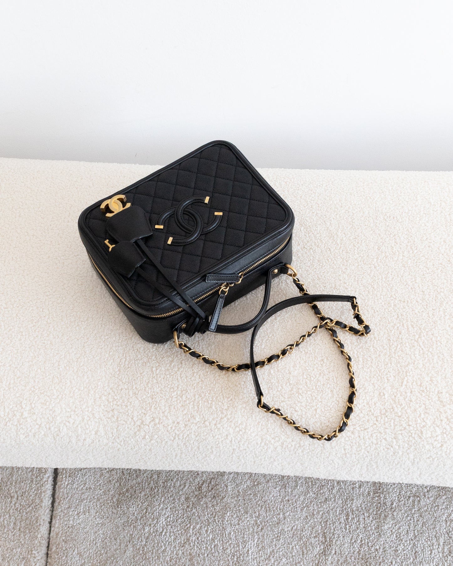 CHANEL Filigree Vanity Medium