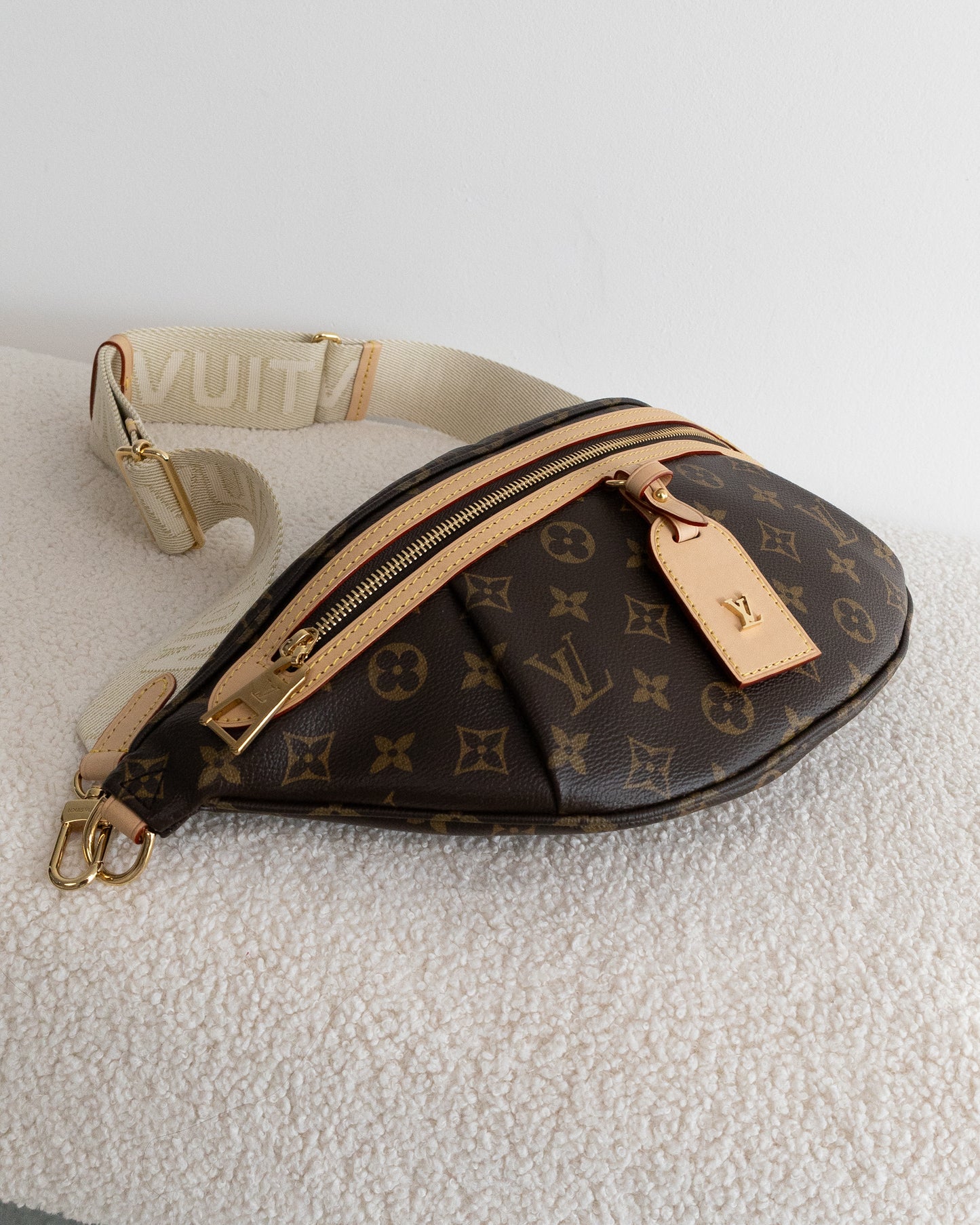 LOUIS VUITTON High Rise Bumbag