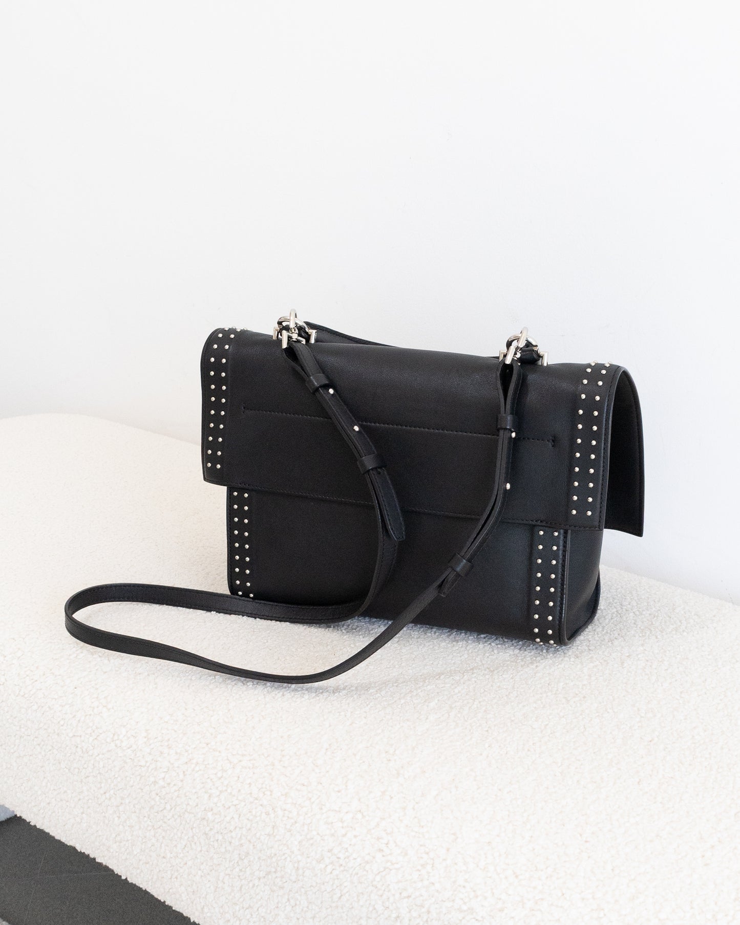 GIVENCHY Medium Shark