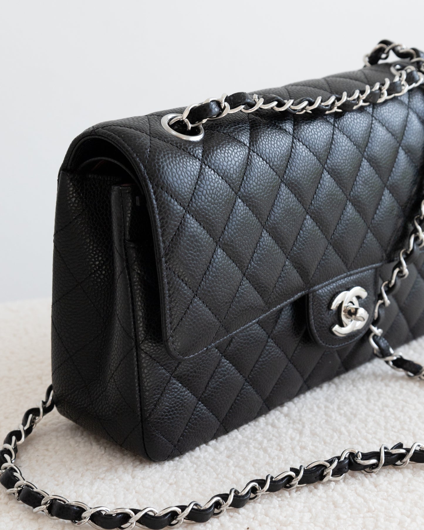 CHANEL Classic Double Flap Médium