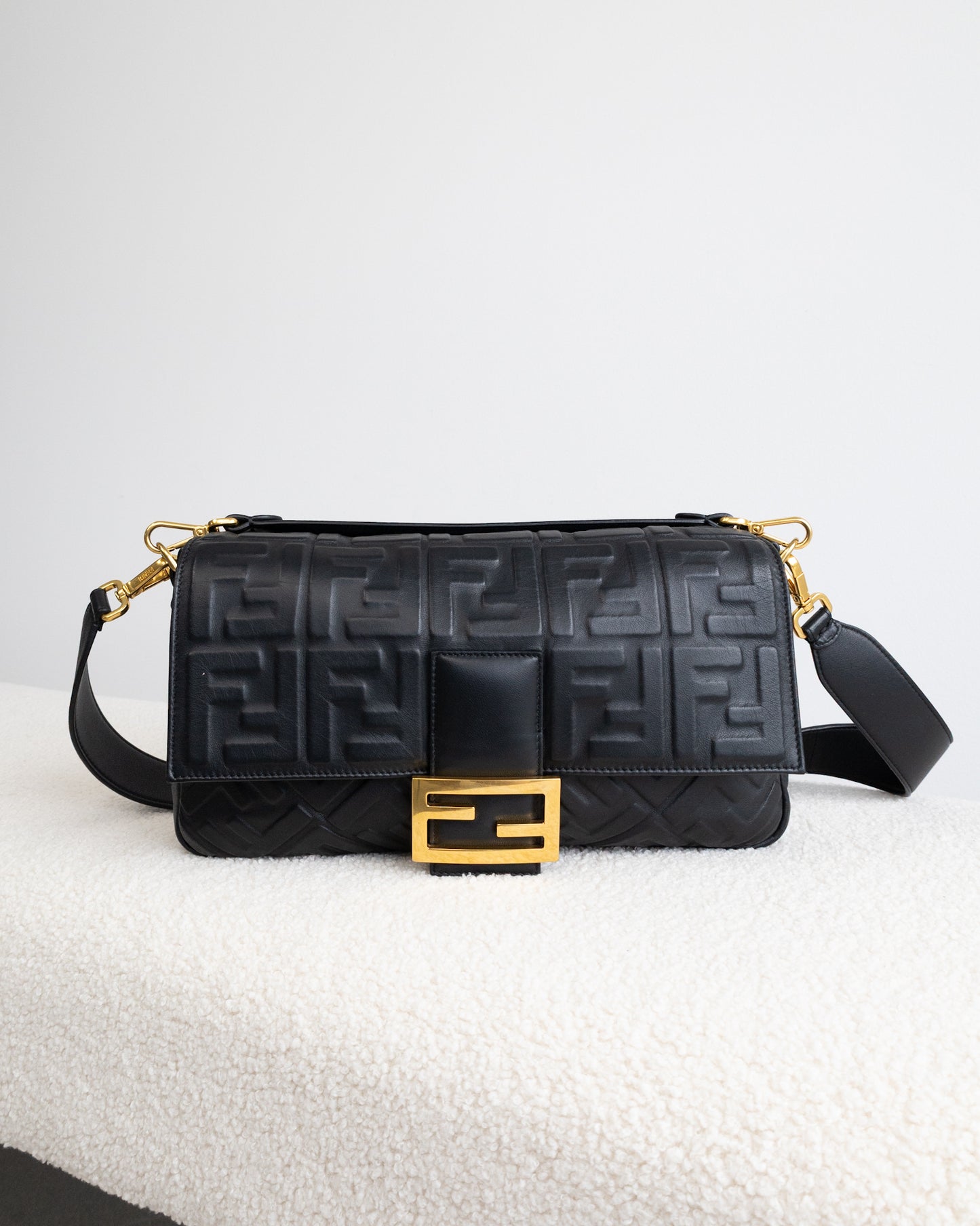 FENDI FF Baguette