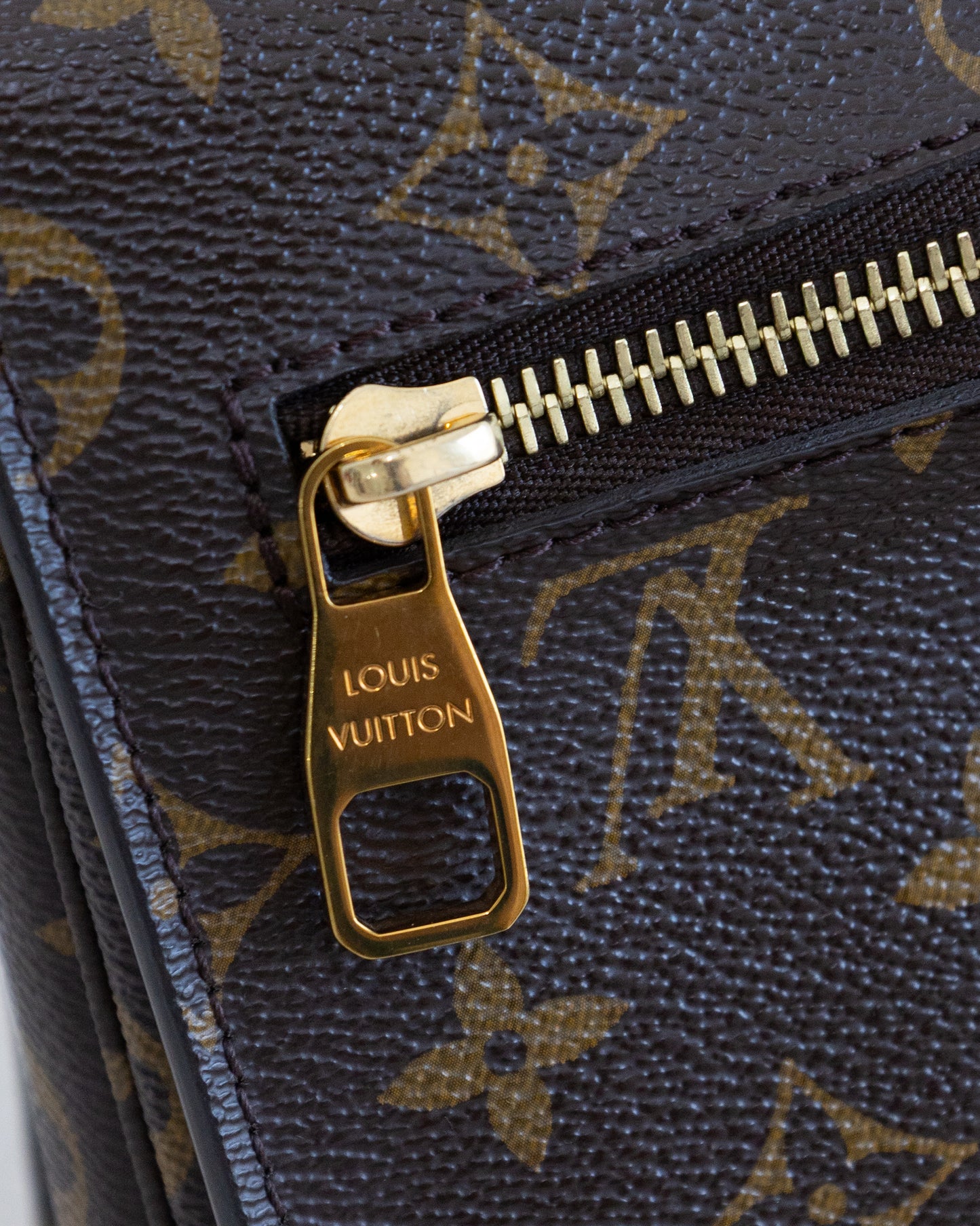 LOUIS VUITON Pochette Metis