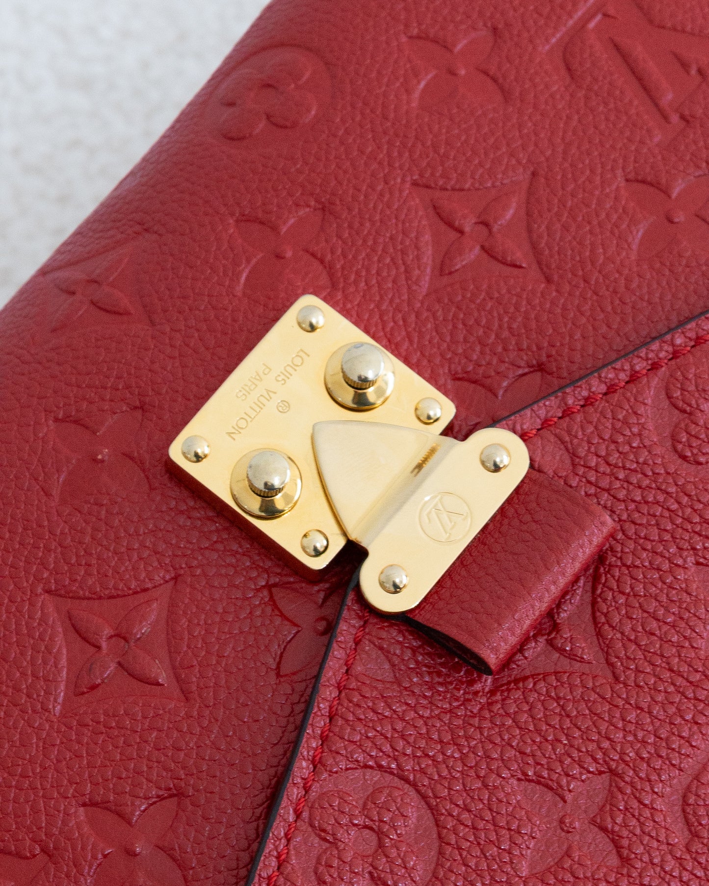 LOUIS VUITTON Pochette Metis