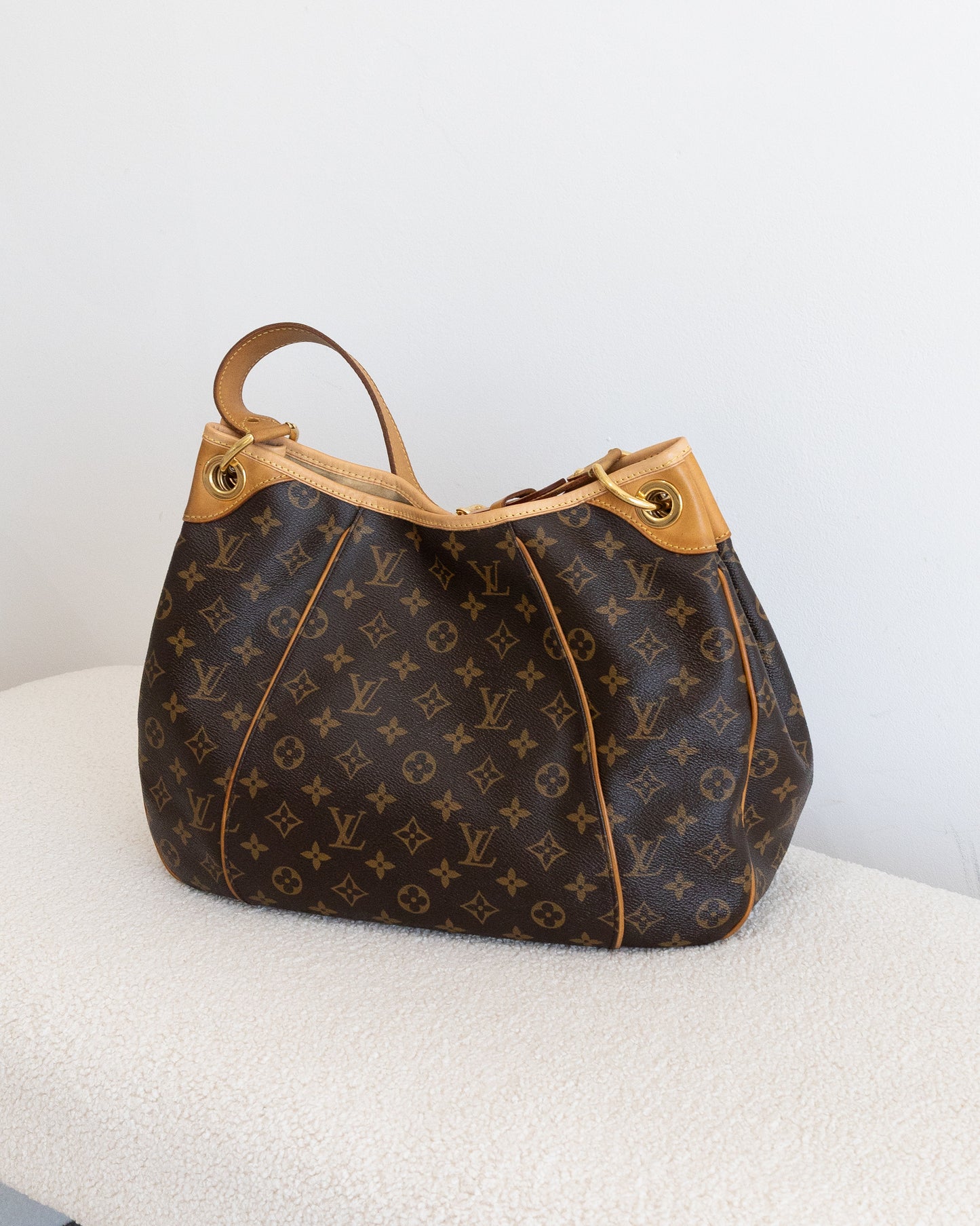 LOUIS VUITTON Galliera