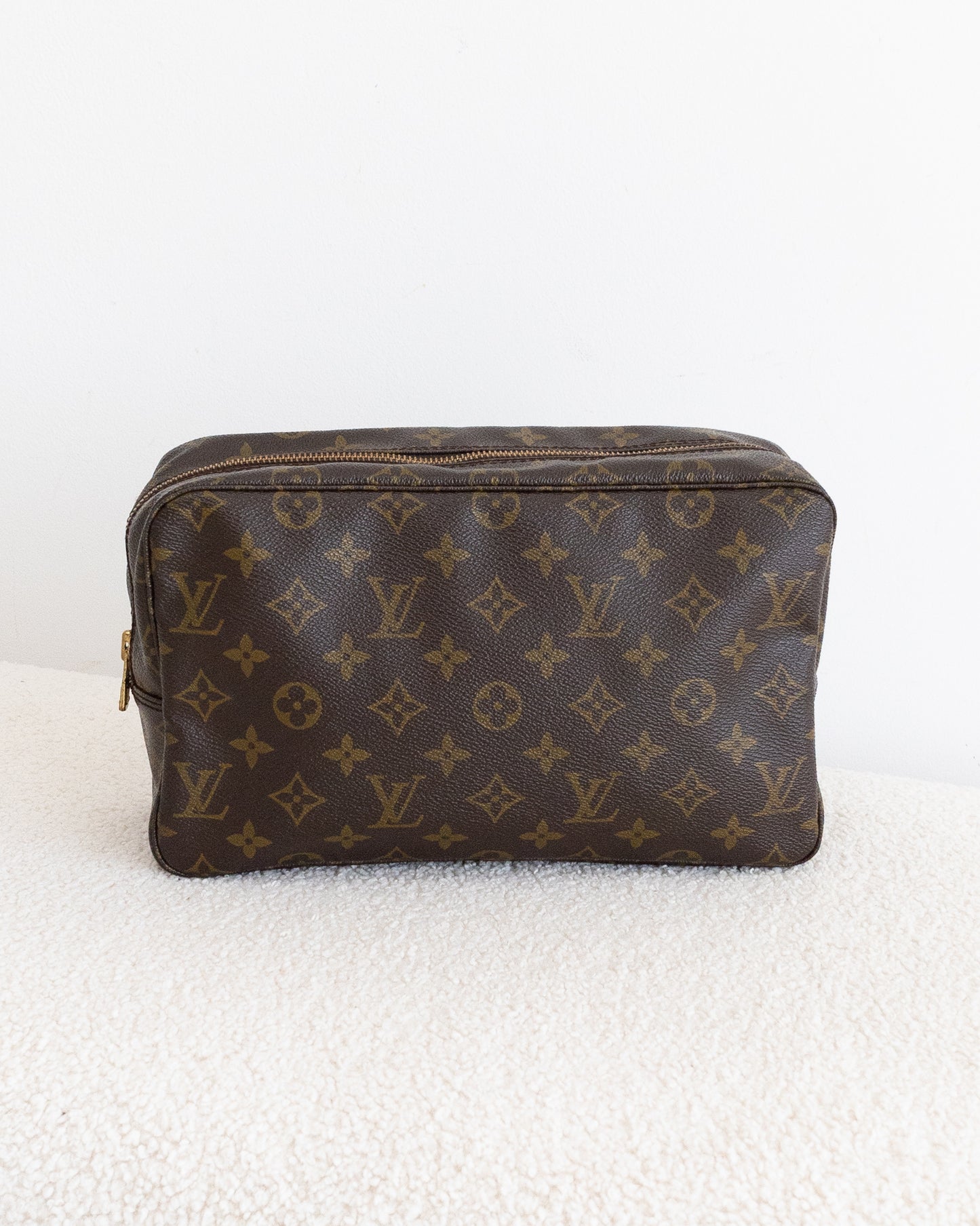 LOUIS VUITTON Trousse 28