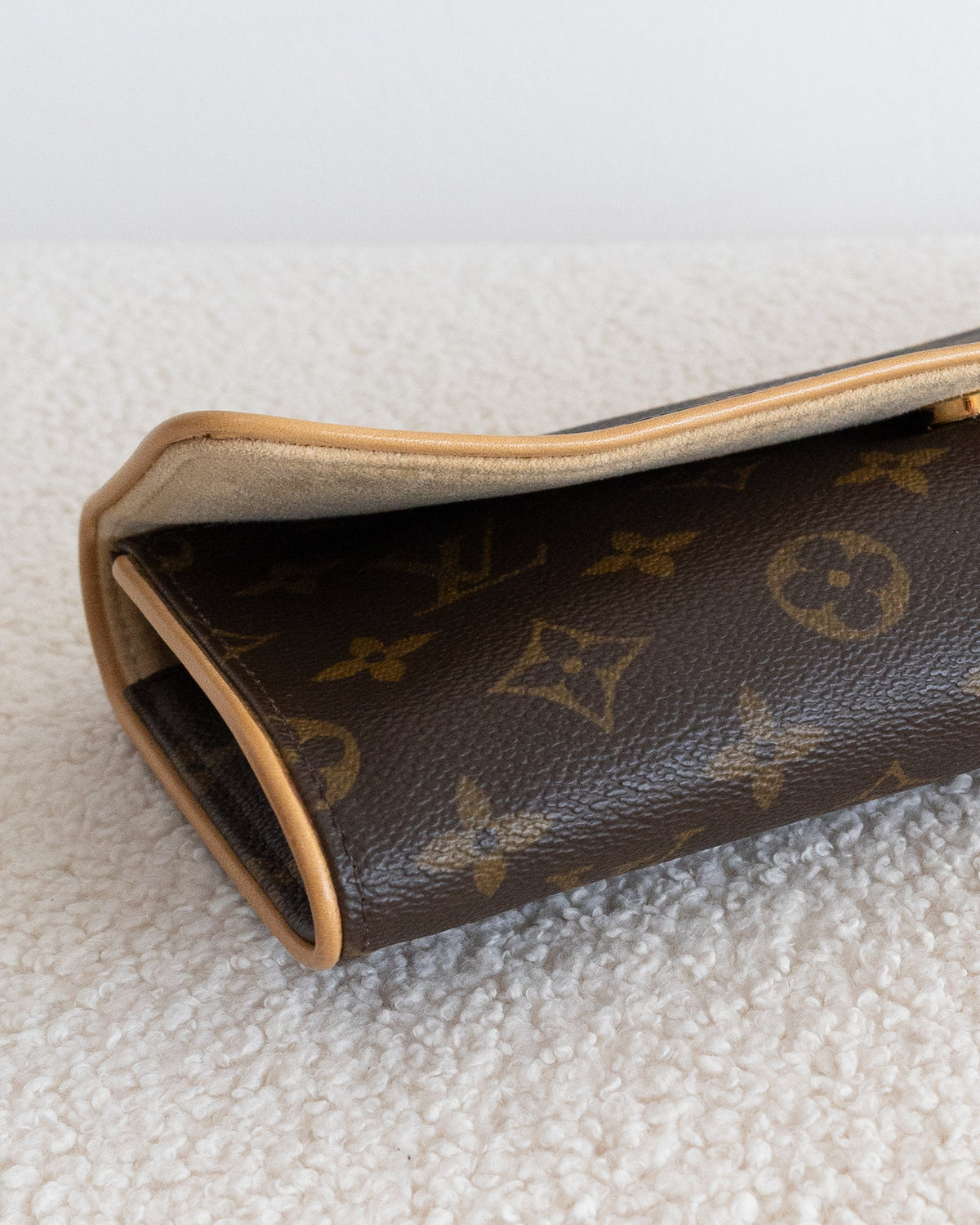 LOUIS VUITTON Pochette Twin GM