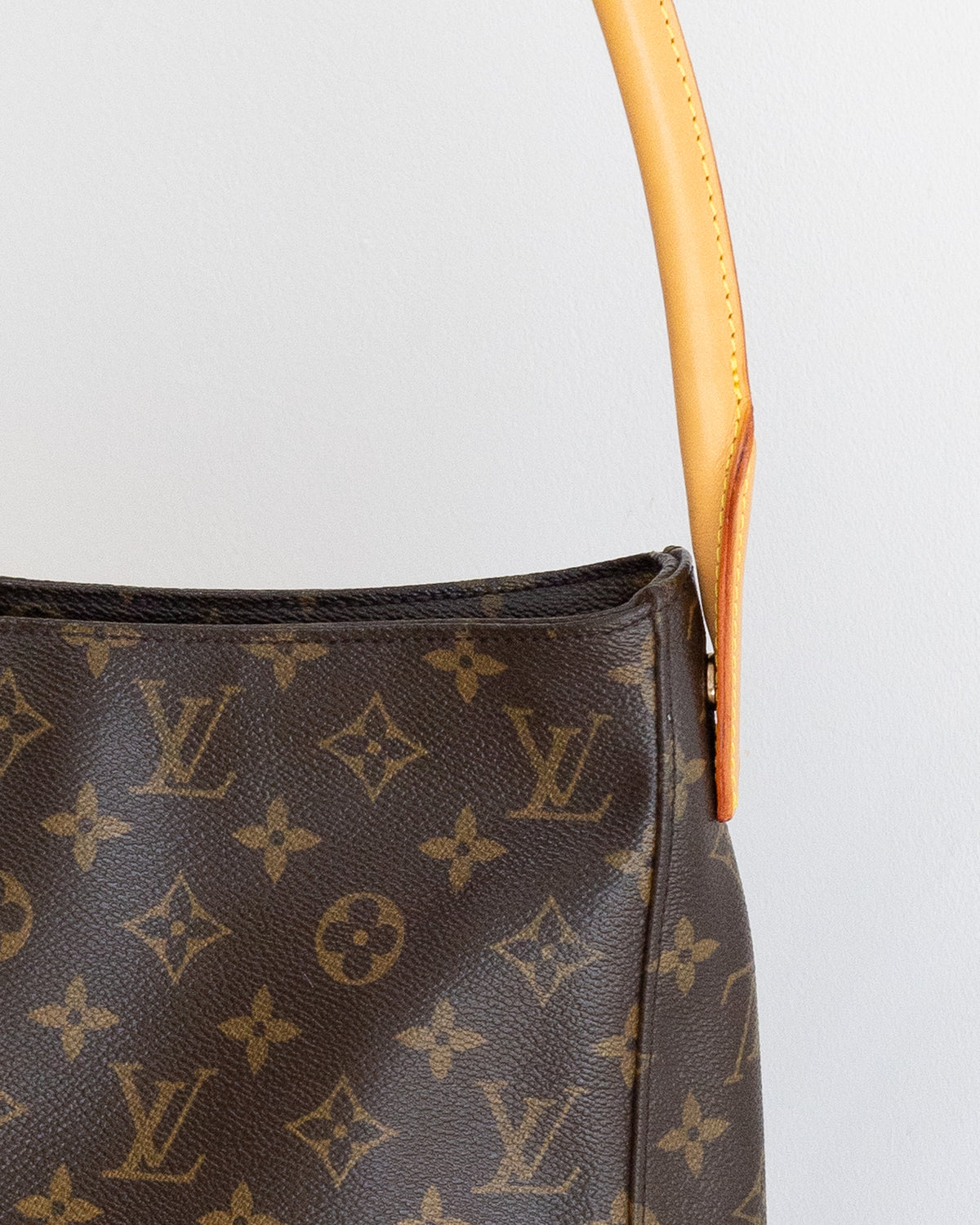 LOUIS VUITTON Looping GM