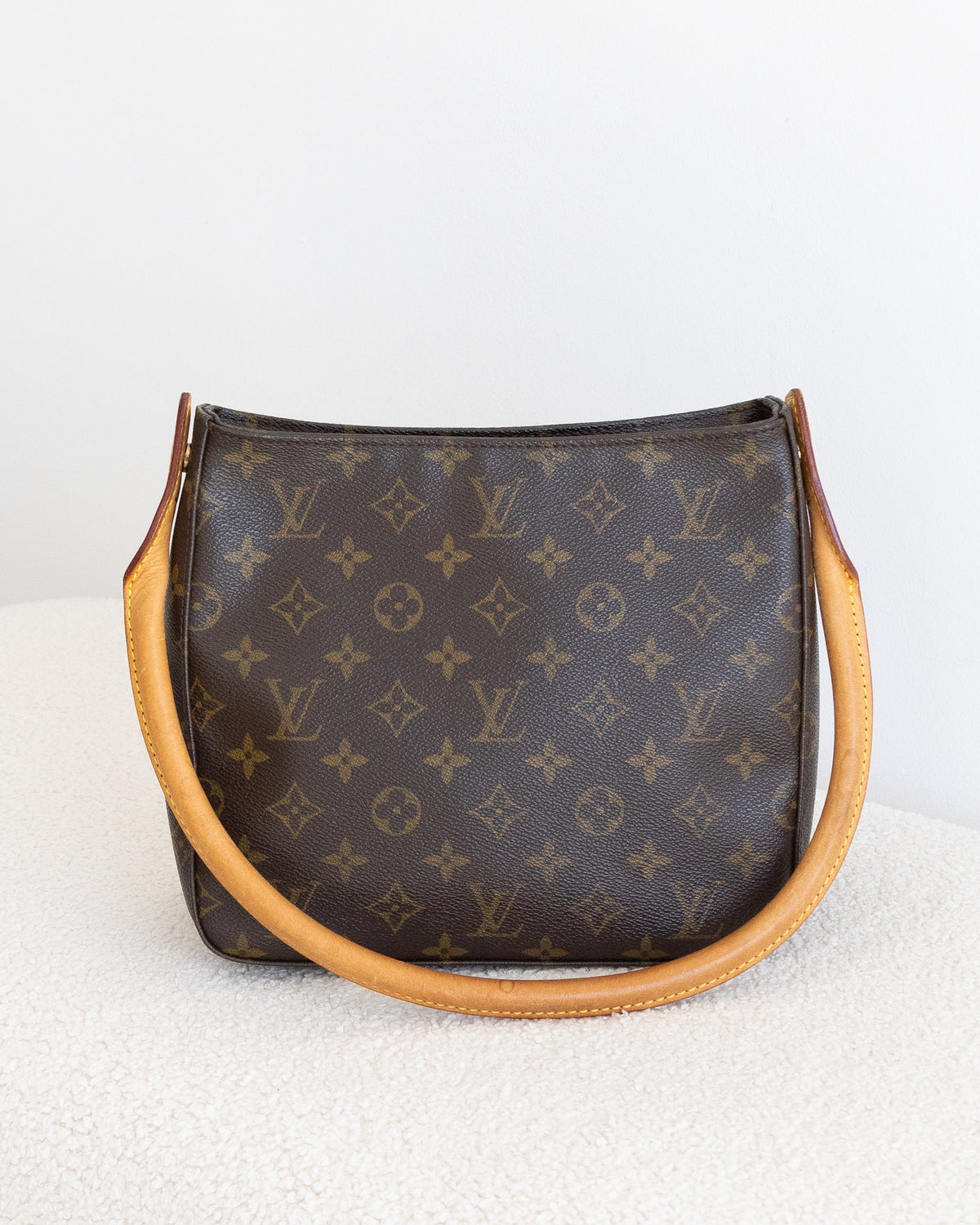 LOUIS VUITTON Looping MM