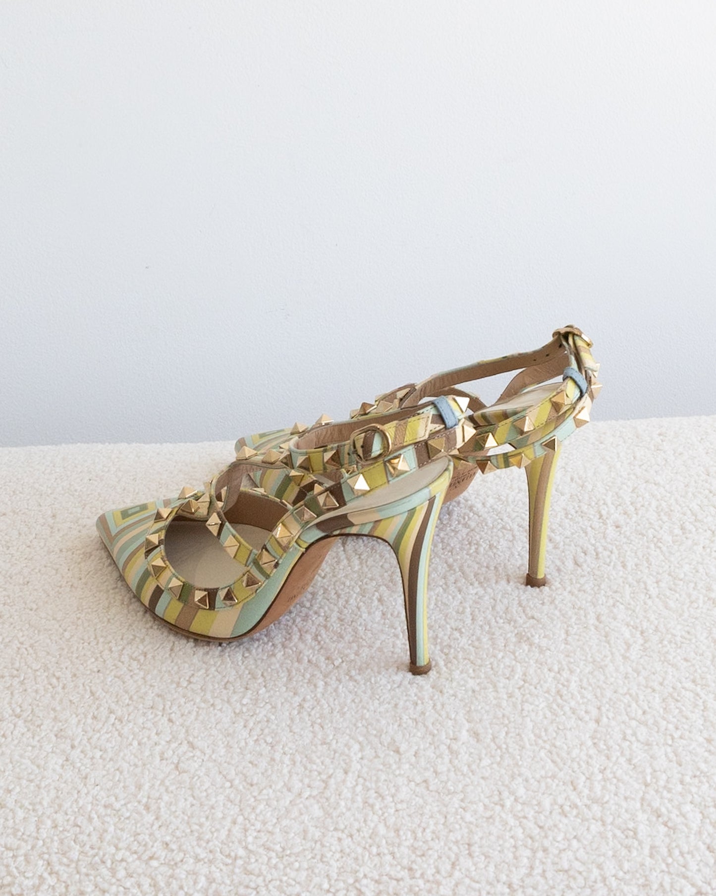 VALENTINO GARAVANI Rockstud 38