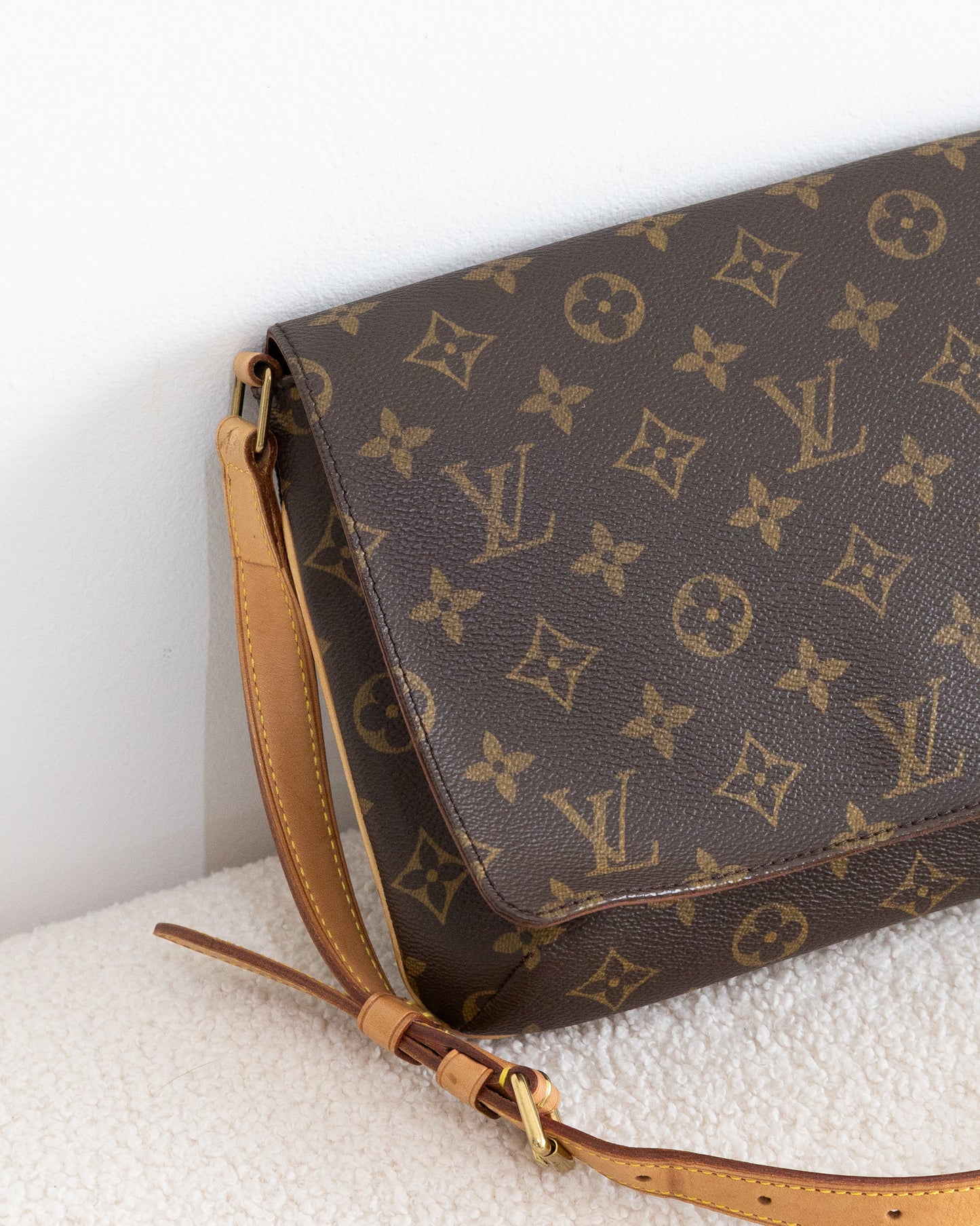 LOUIS VUITTON Musette Tango