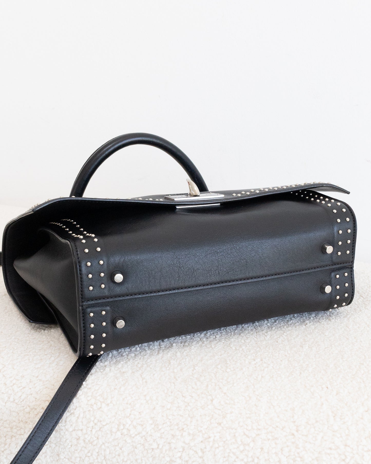GIVENCHY Medium Shark