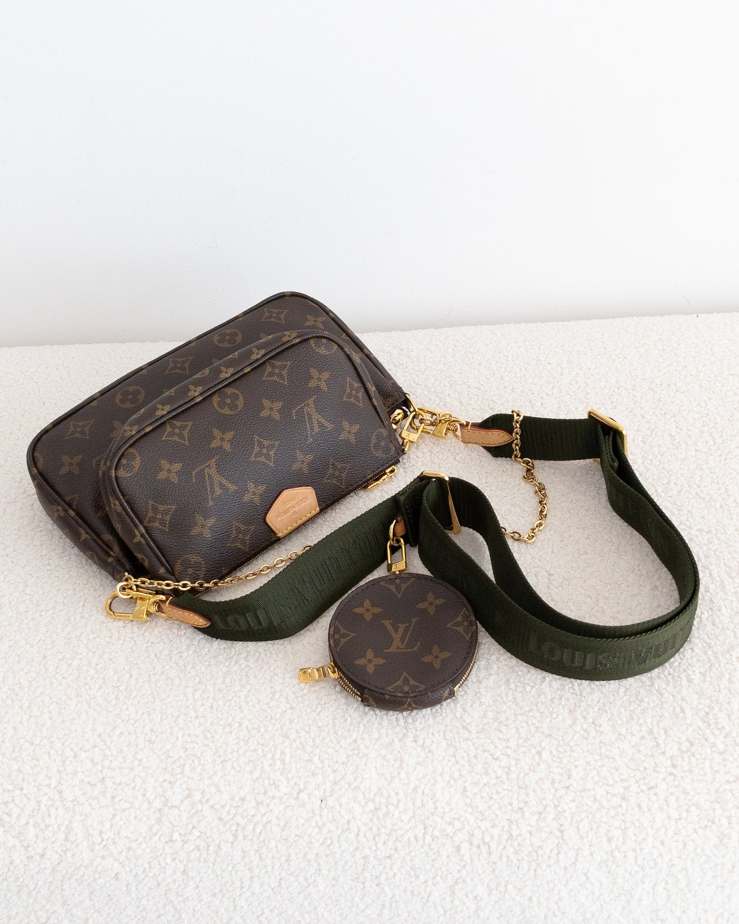 LOUIS VUITTON MultiPochette