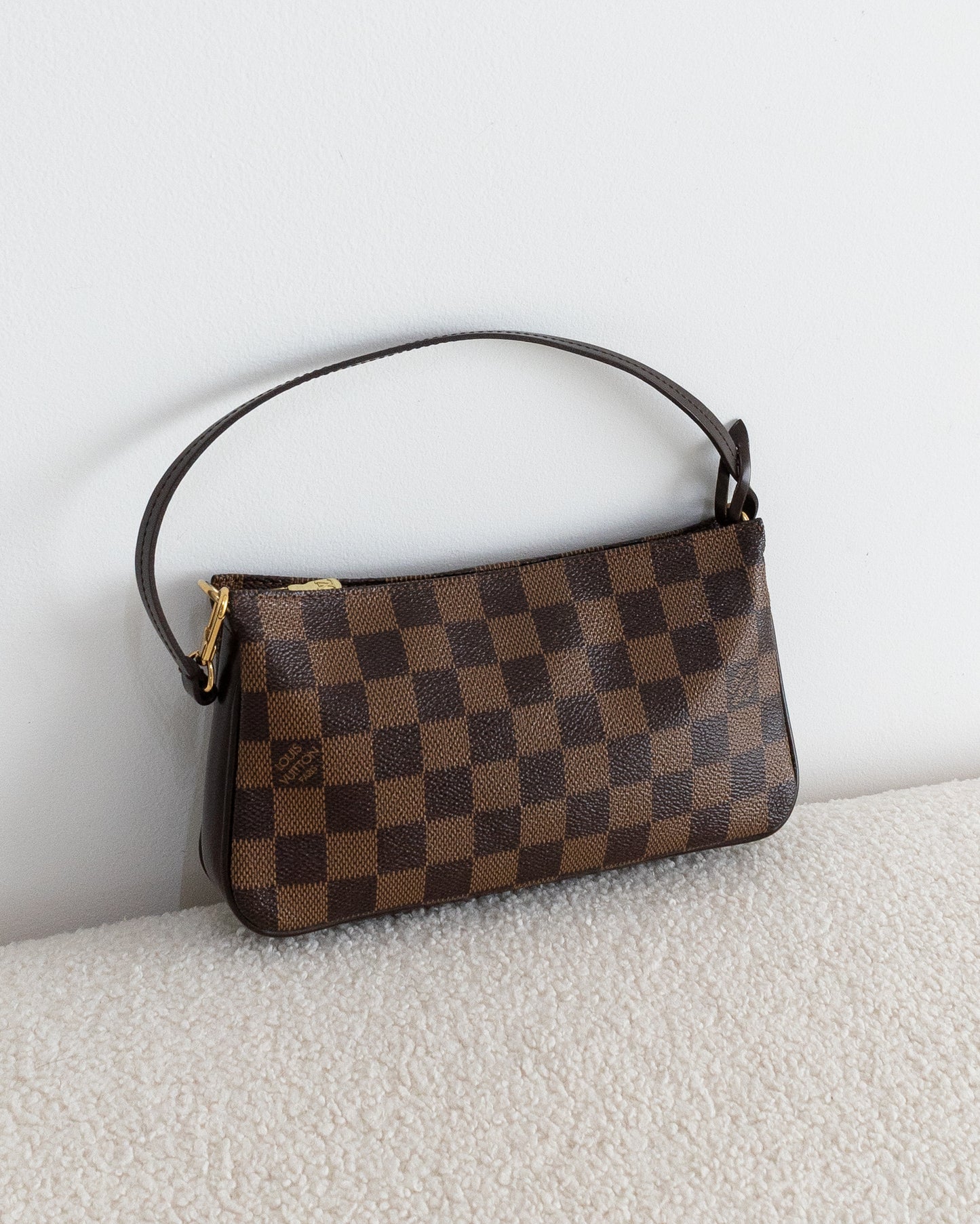 LOUIS VUITTON Pochette Navona