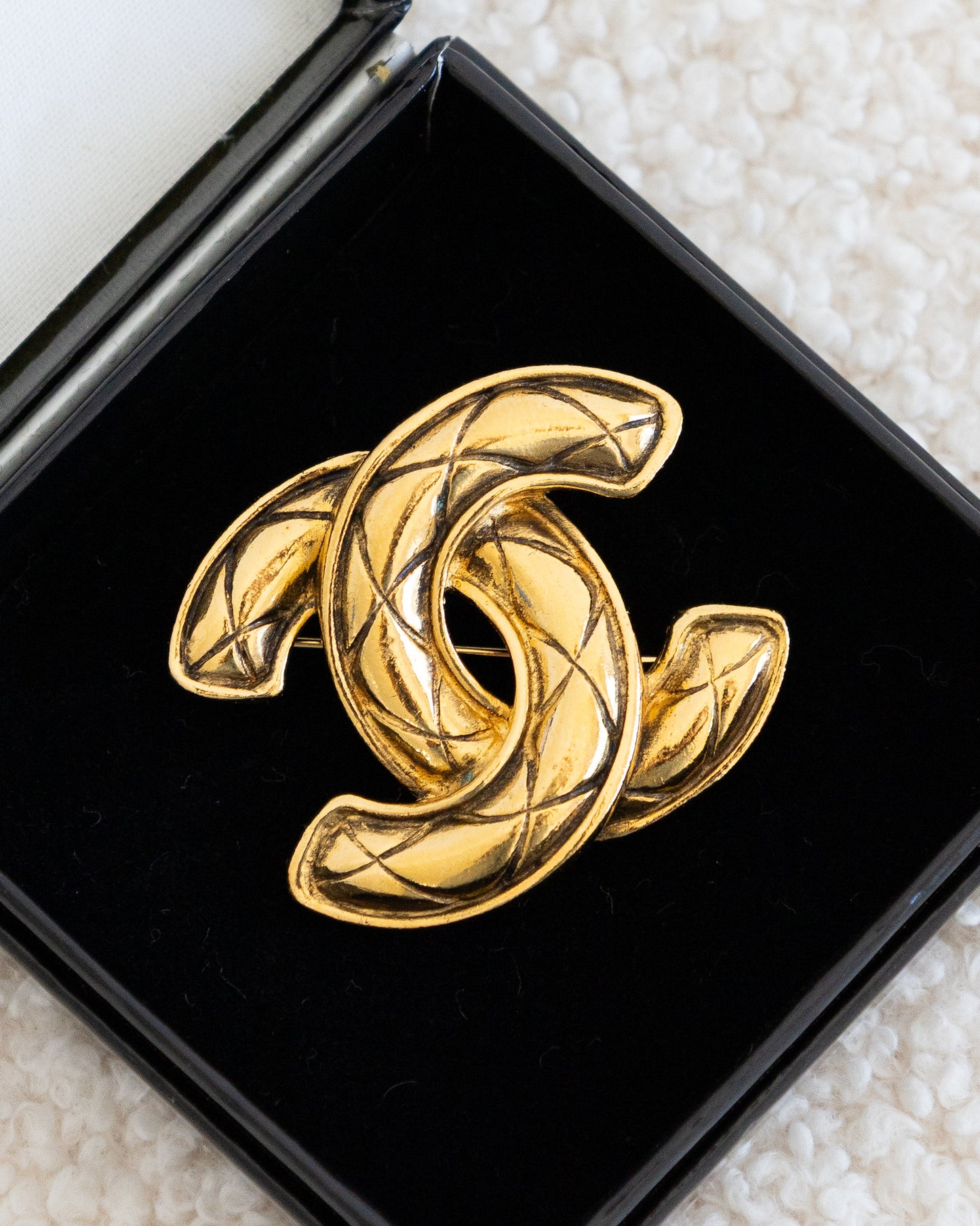 CHANEL Quilted CC Brooch