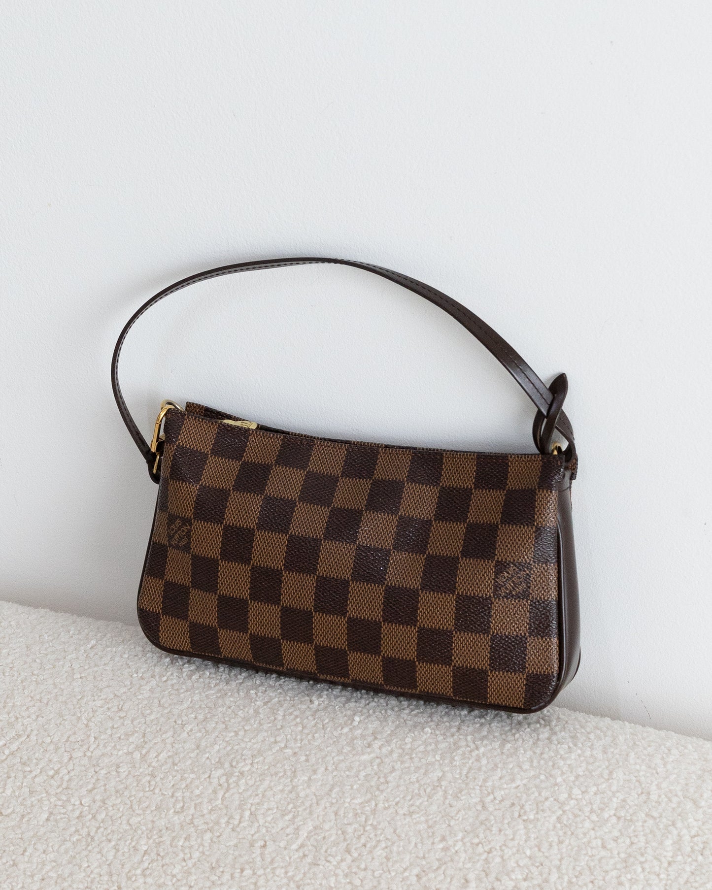 LOUIS VUITTON Pochette Navona
