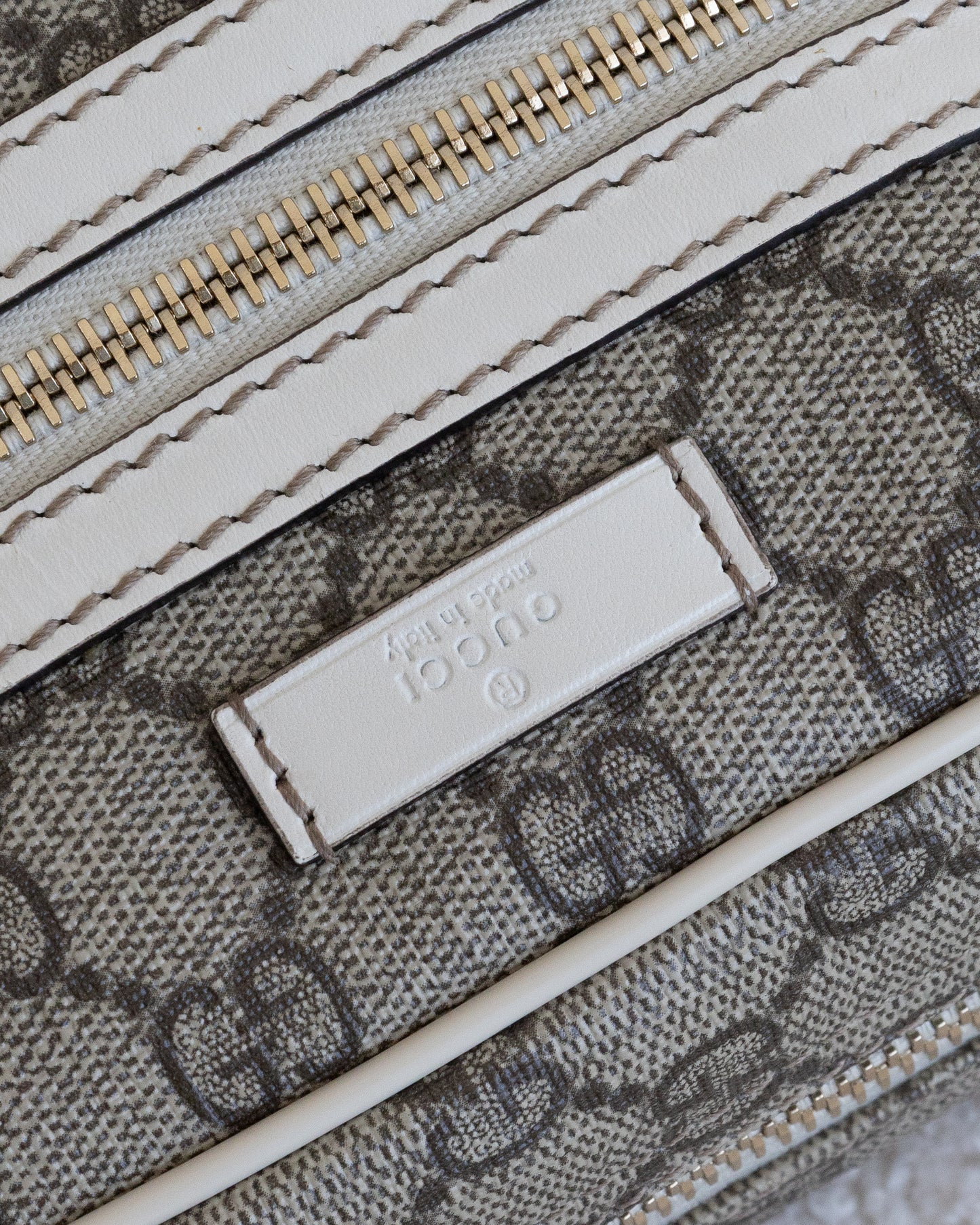 GUCCI GG Crossbody
