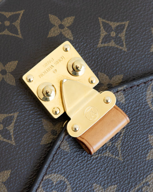 LOUIS VUITTON Pochette Metis