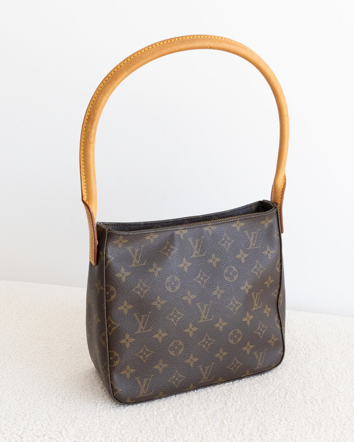 LOUIS VUITTON Looping MM