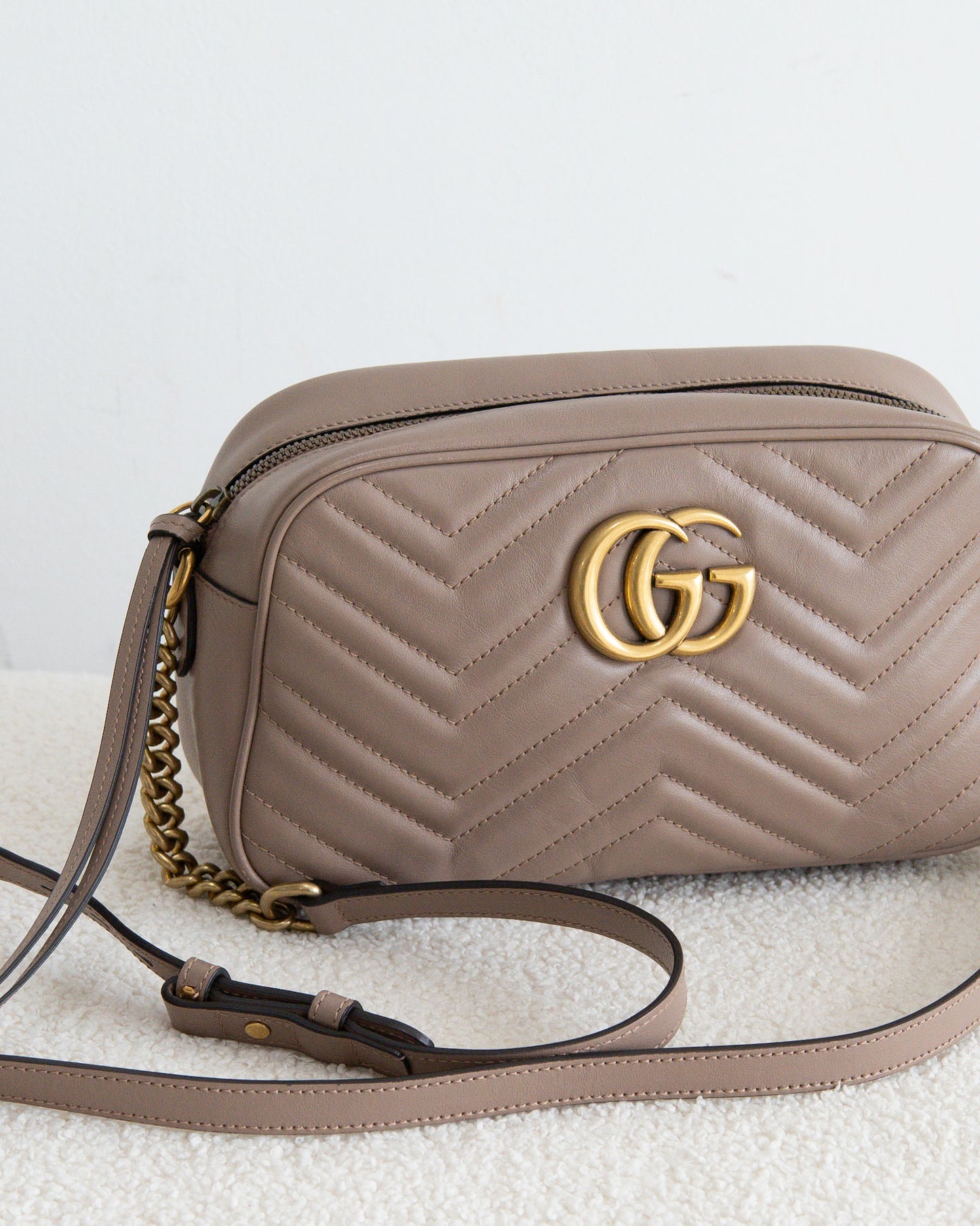 GUCCI GG Marmont Crossbody