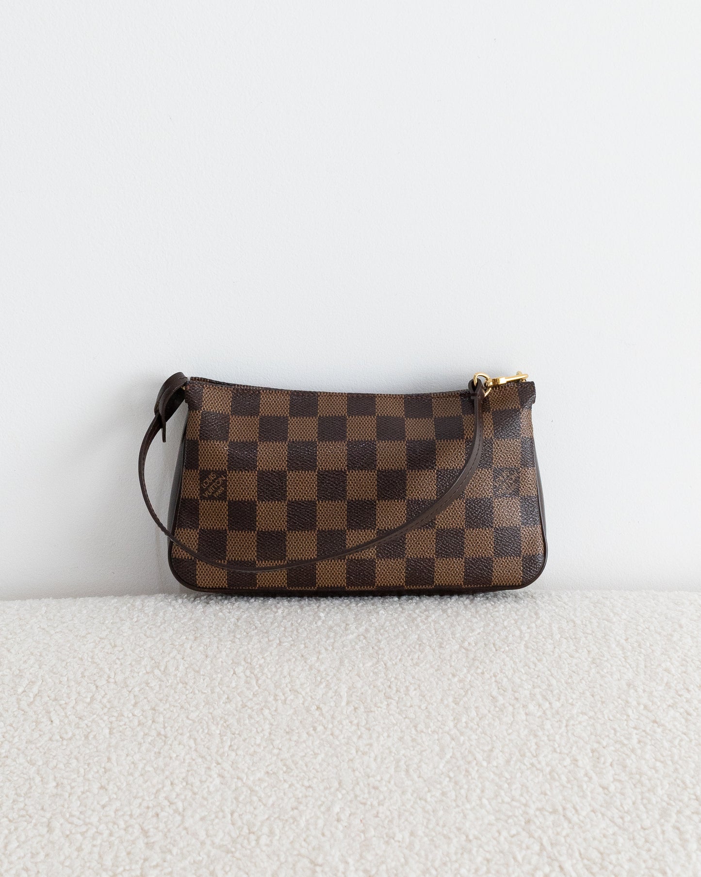 LOUIS VUITTON Pochette Navona