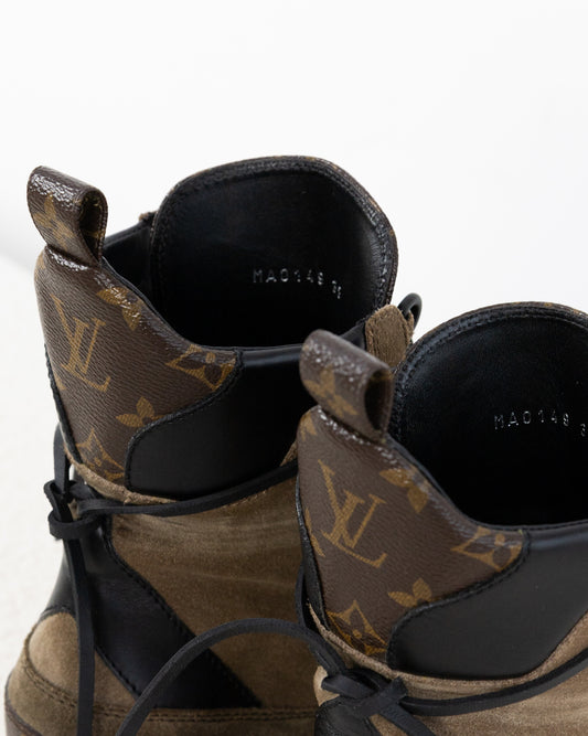 LOUIS VUITTON Desert Boots 38